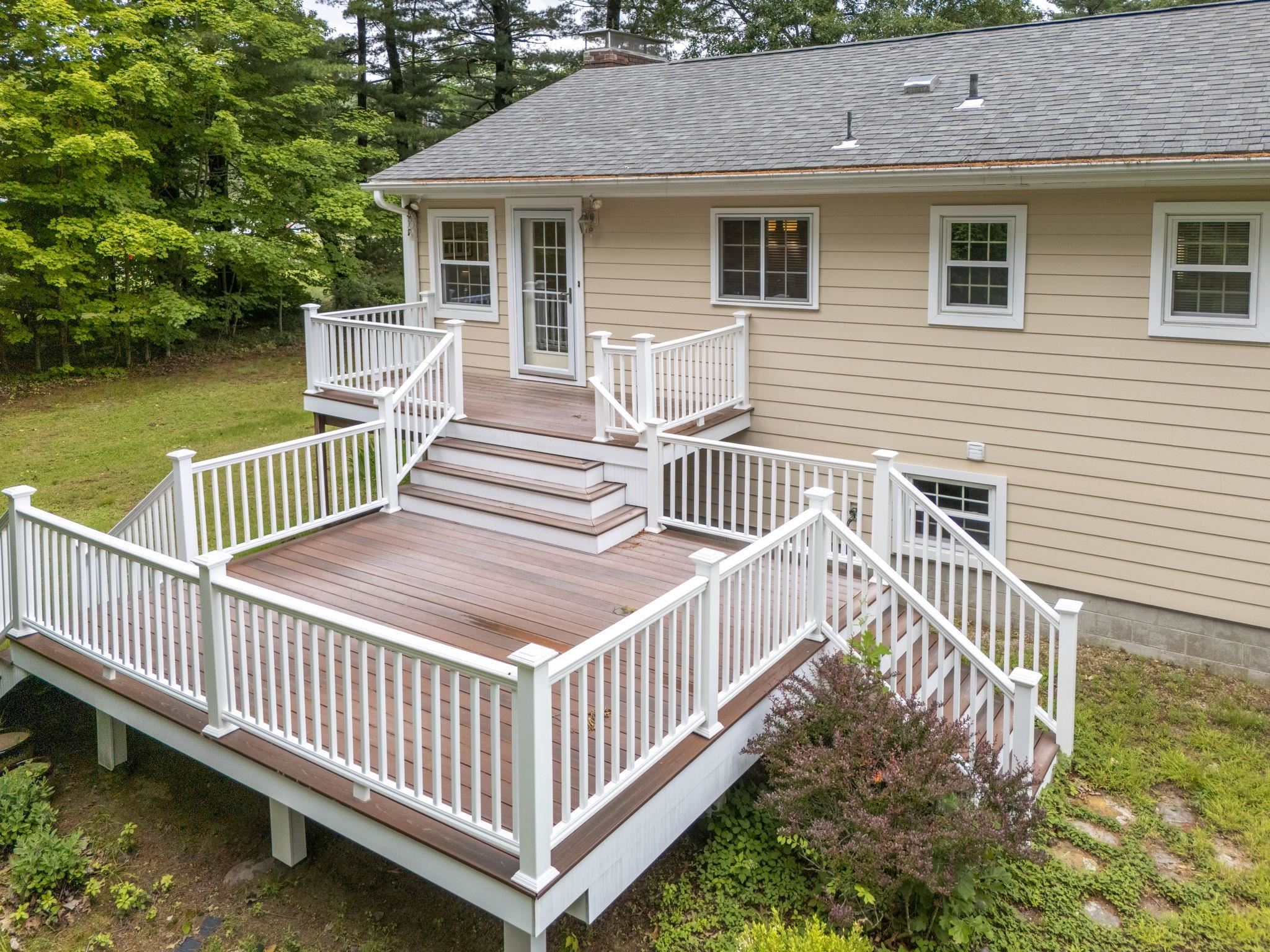 4 Rock Pond Rd, Windham, NH 03087