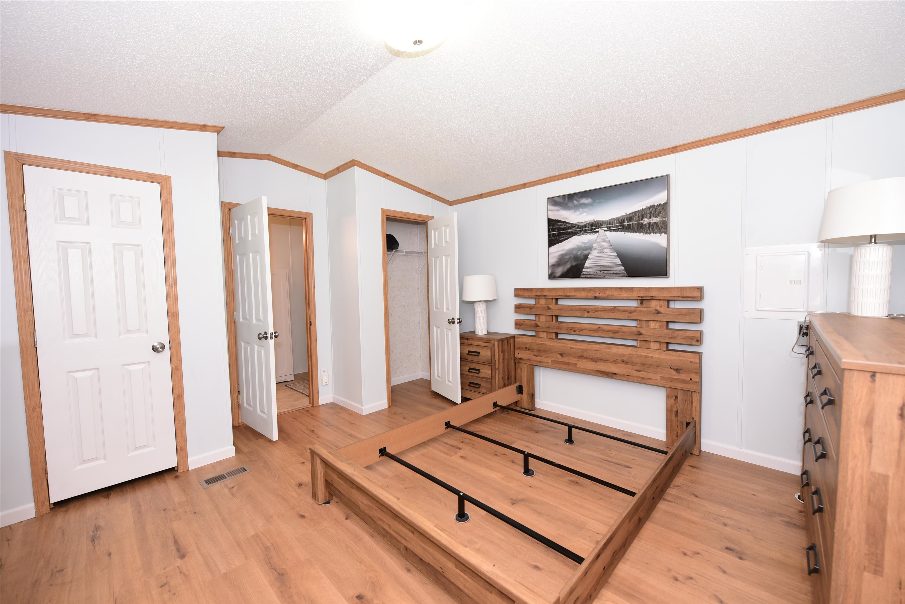 124 Goldfinch Ln, Conway, NH 03813