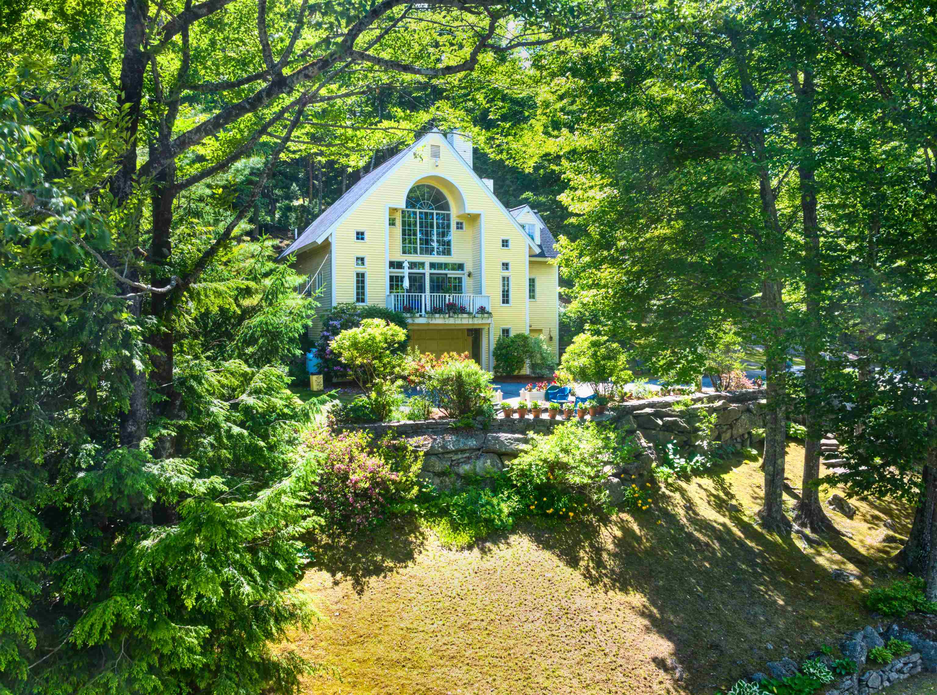 28 Chase St, Sunapee, NH 03782