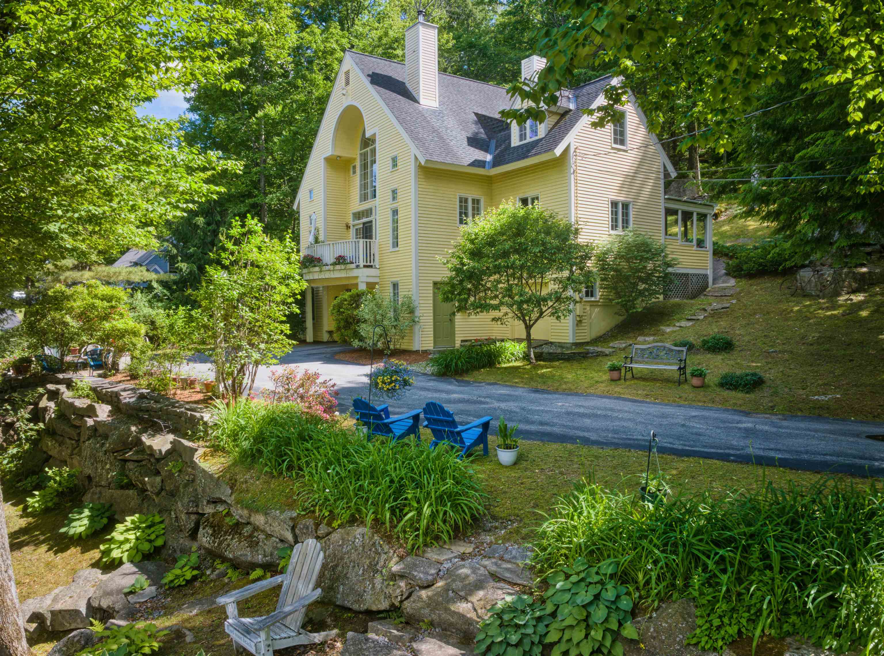 28 Chase St, Sunapee, NH 03782