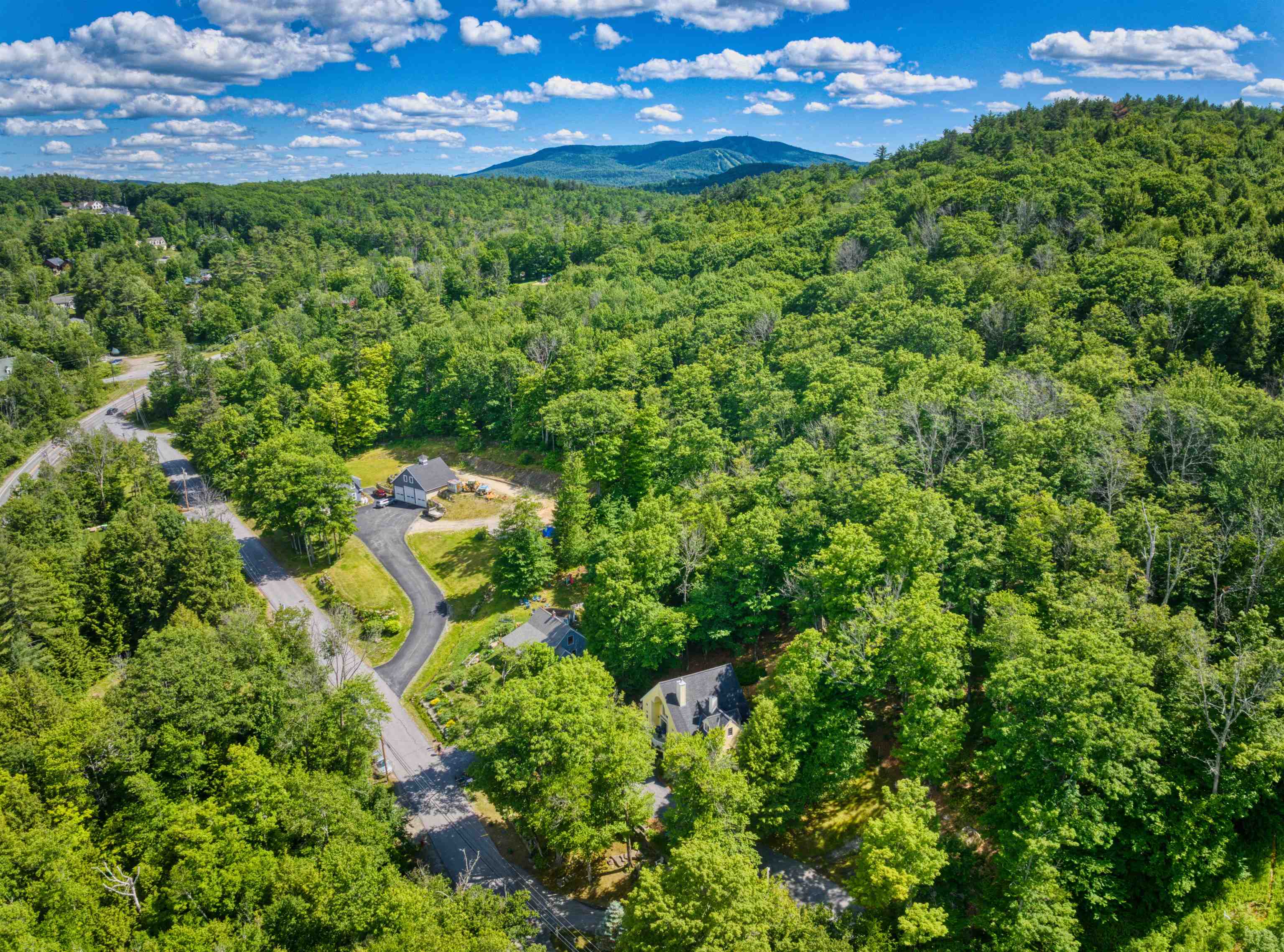 28 Chase St, Sunapee, NH 03782