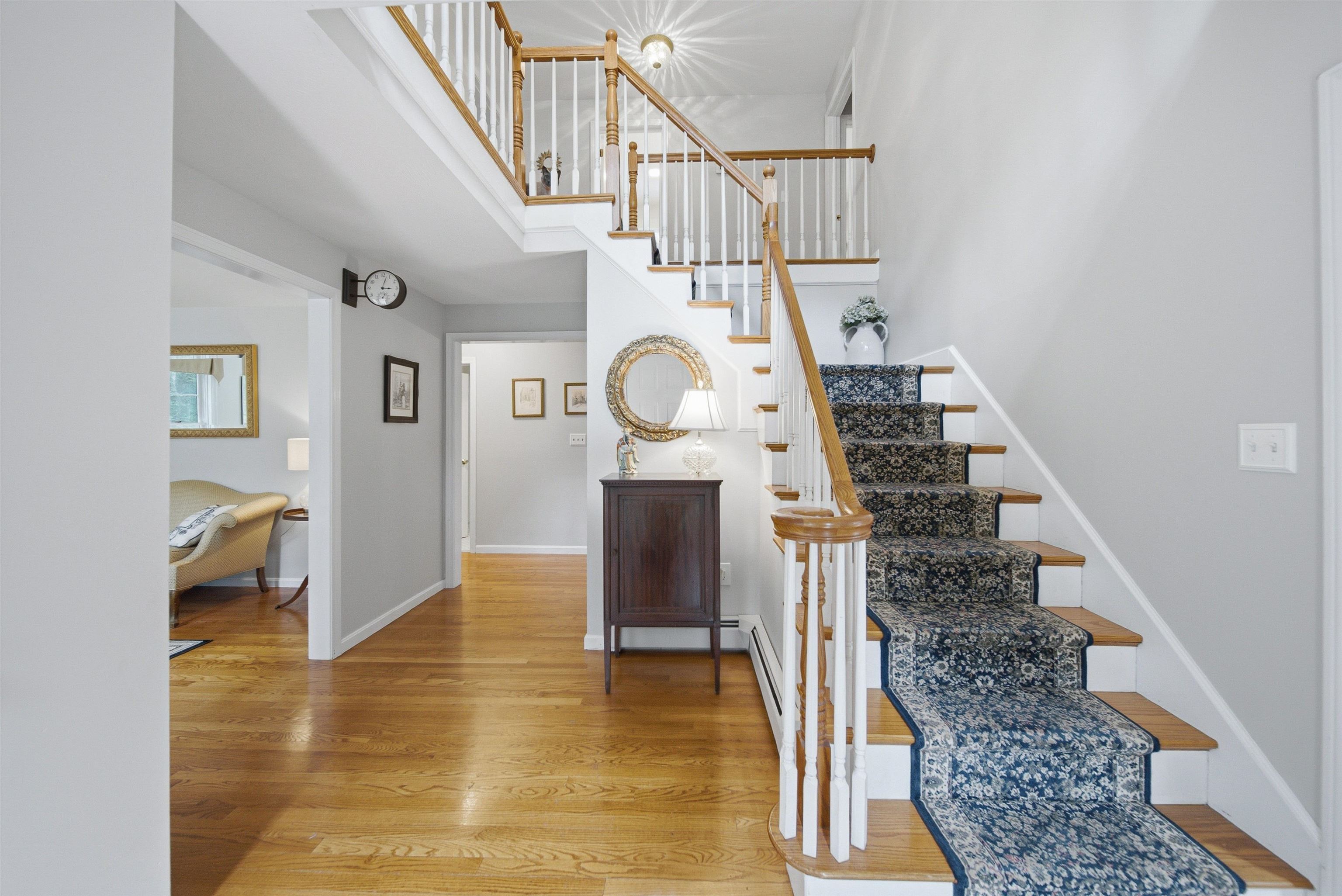 22 Hazelnut Ln, Londonderry, NH 03053