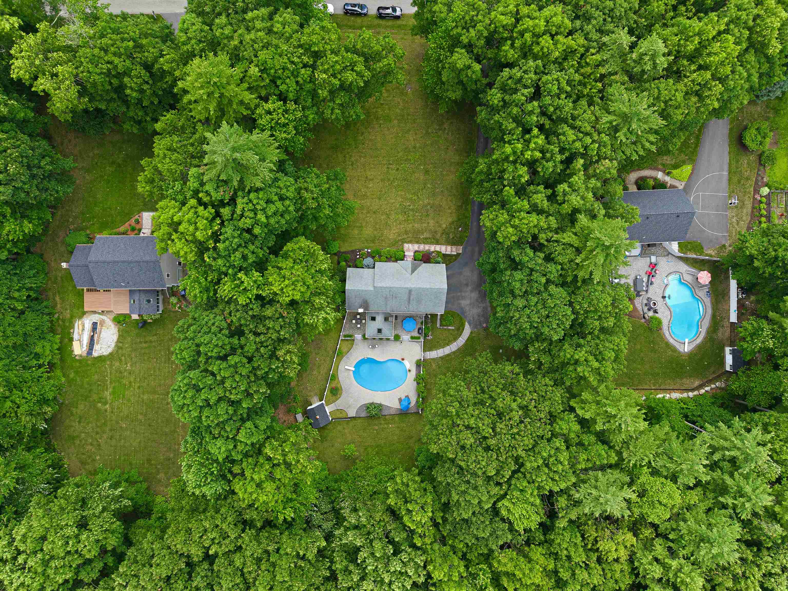 22 Hazelnut Ln, Londonderry, NH 03053