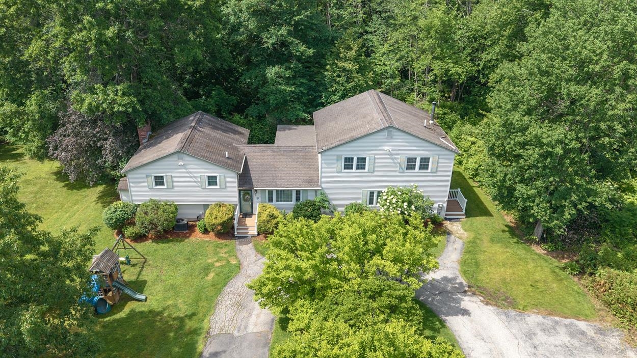 9 Severance Dr, Londonderry, NH 03053