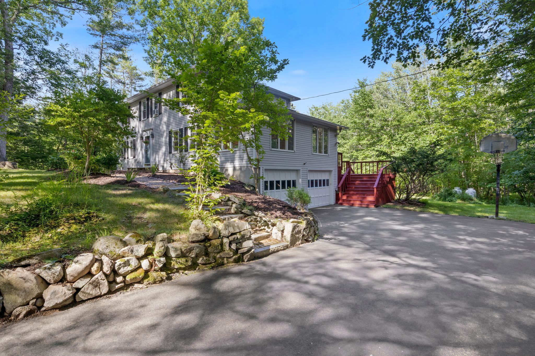 46 Woodridge Rd, Durham, NH 03824