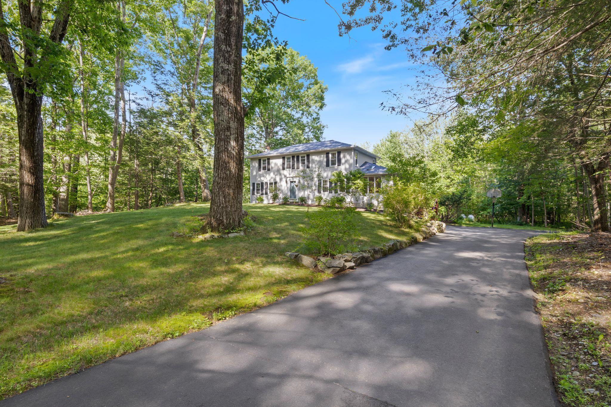 46 Woodridge Rd, Durham, NH 03824