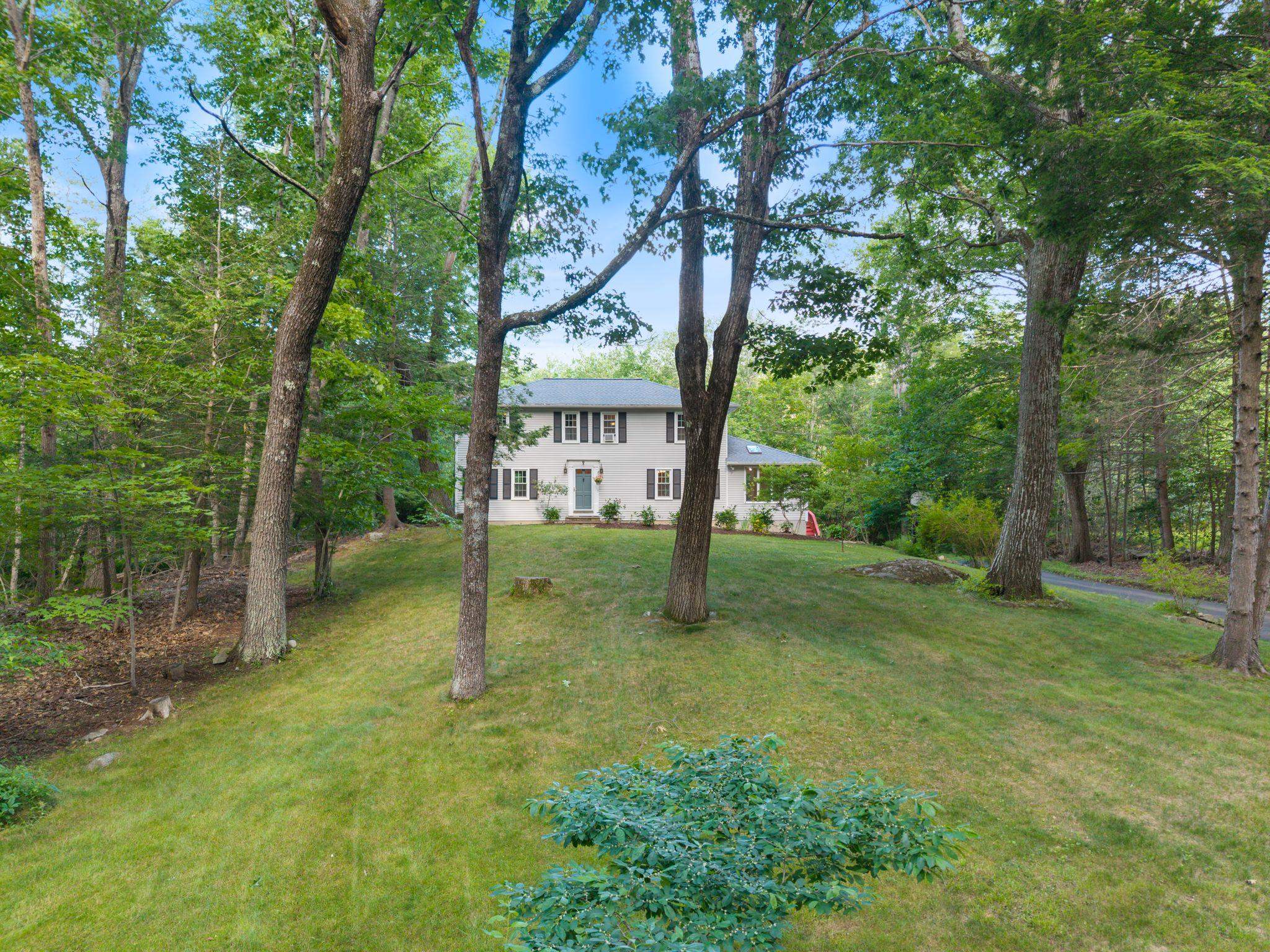 46 Woodridge Rd, Durham, NH 03824