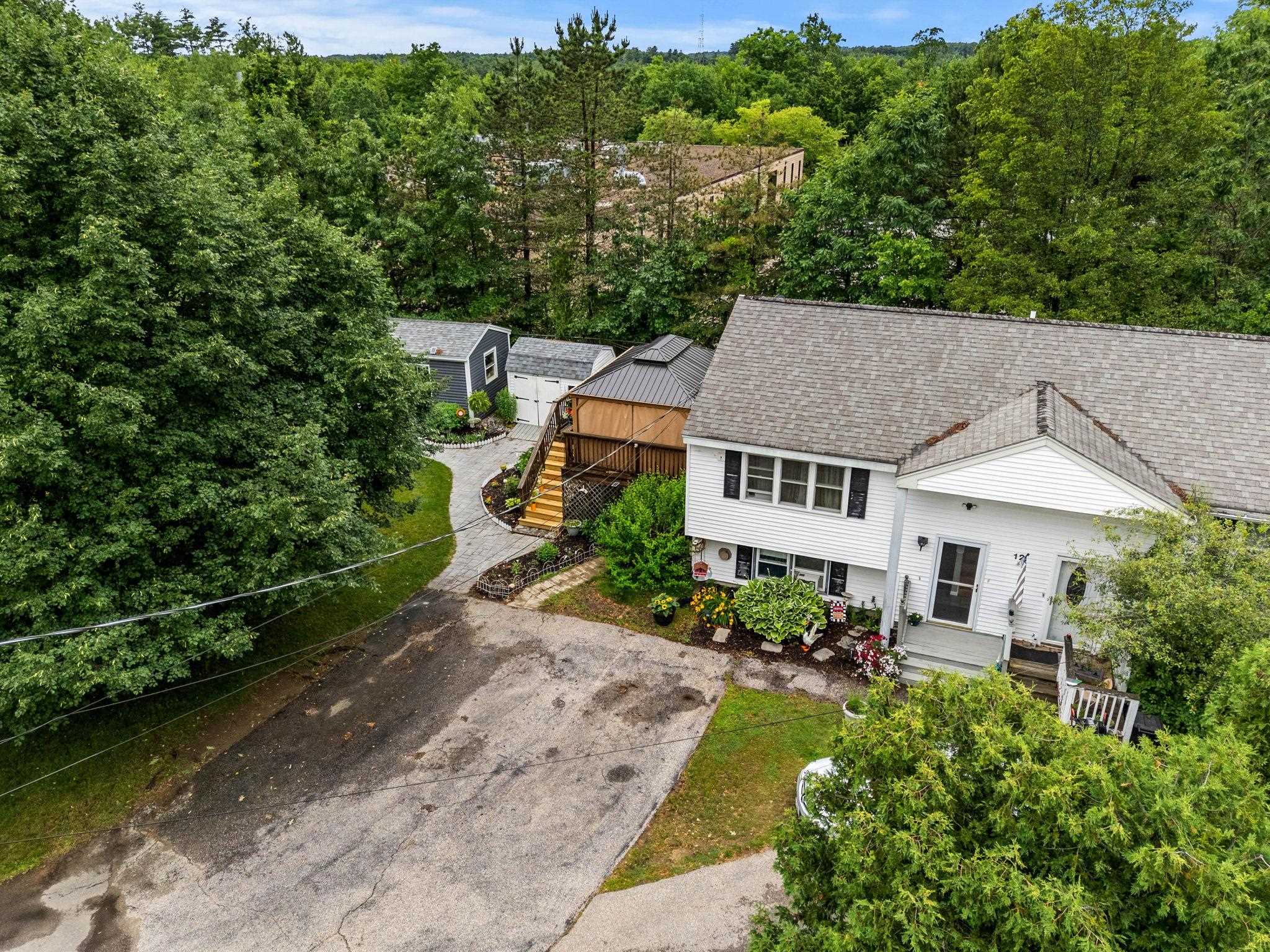 12L Rebecca Ln, Derry, NH 03038