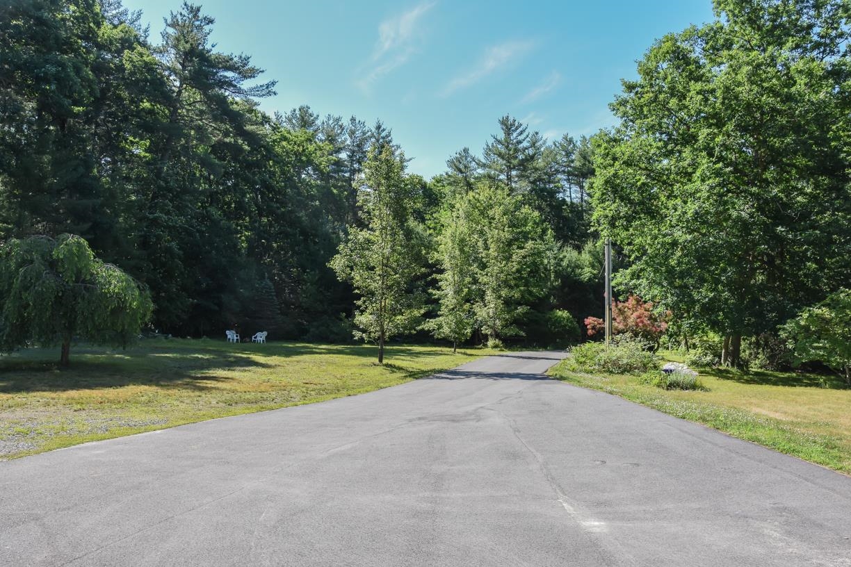 22 Sargent Rd, Brookline, NH 03033