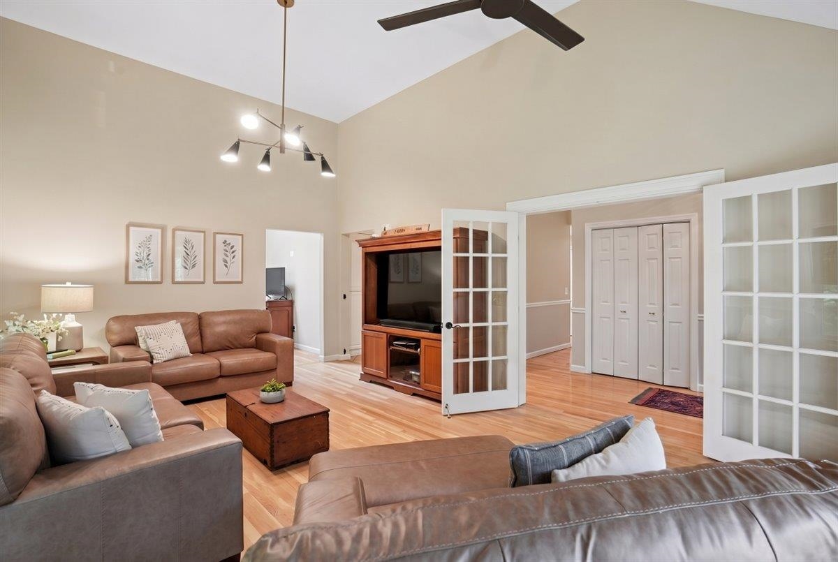 72 Oakmont Dr, Concord, NH 03301