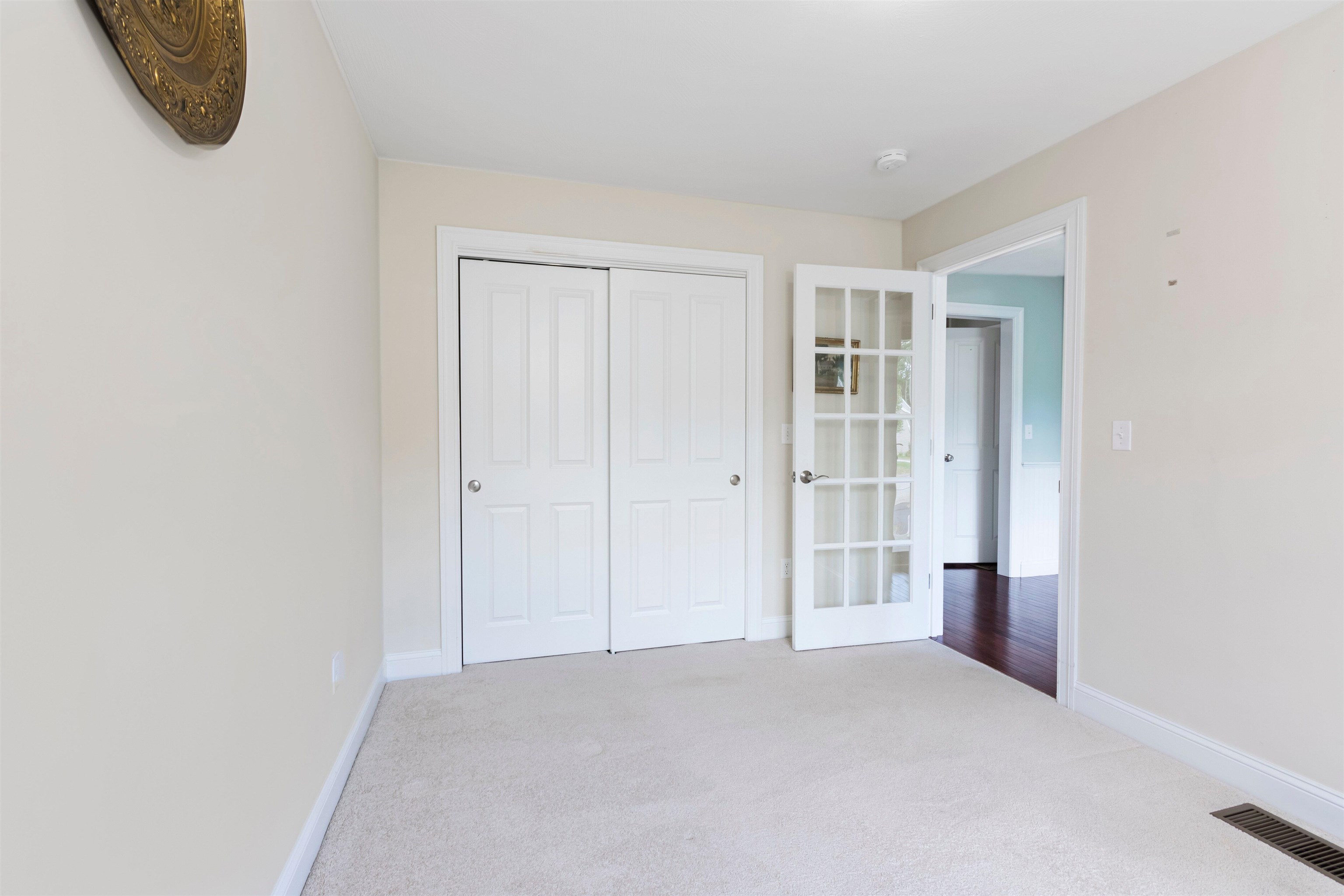 19 Furnival Rd, Nashua, NH 03064