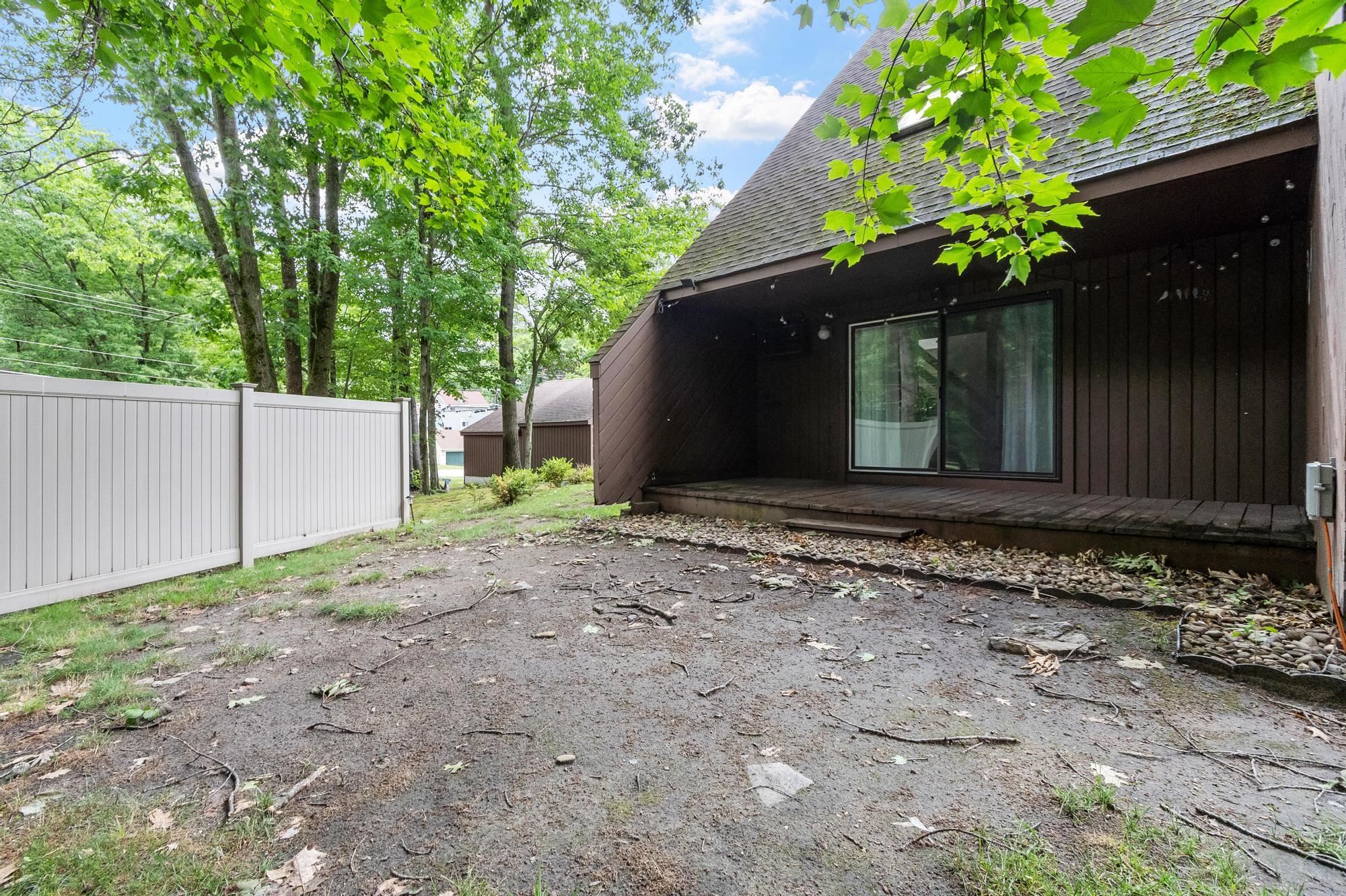 1 Cortez Dr, Nashua, NH 03062