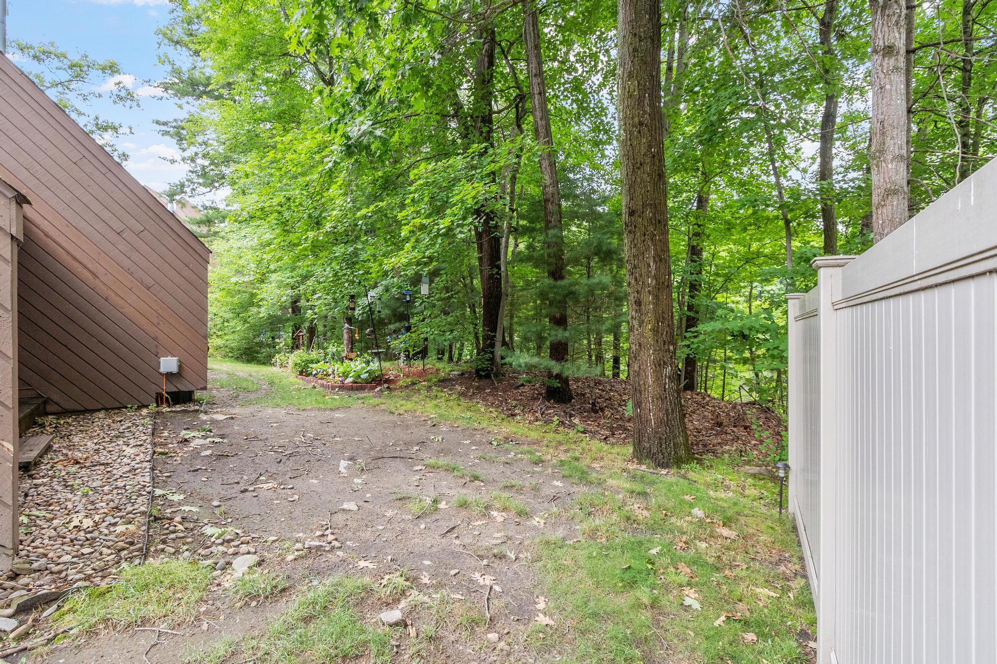 1 Cortez Dr, Nashua, NH 03062