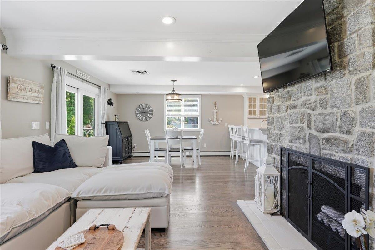 10 Cross St, Windham, NH 03087