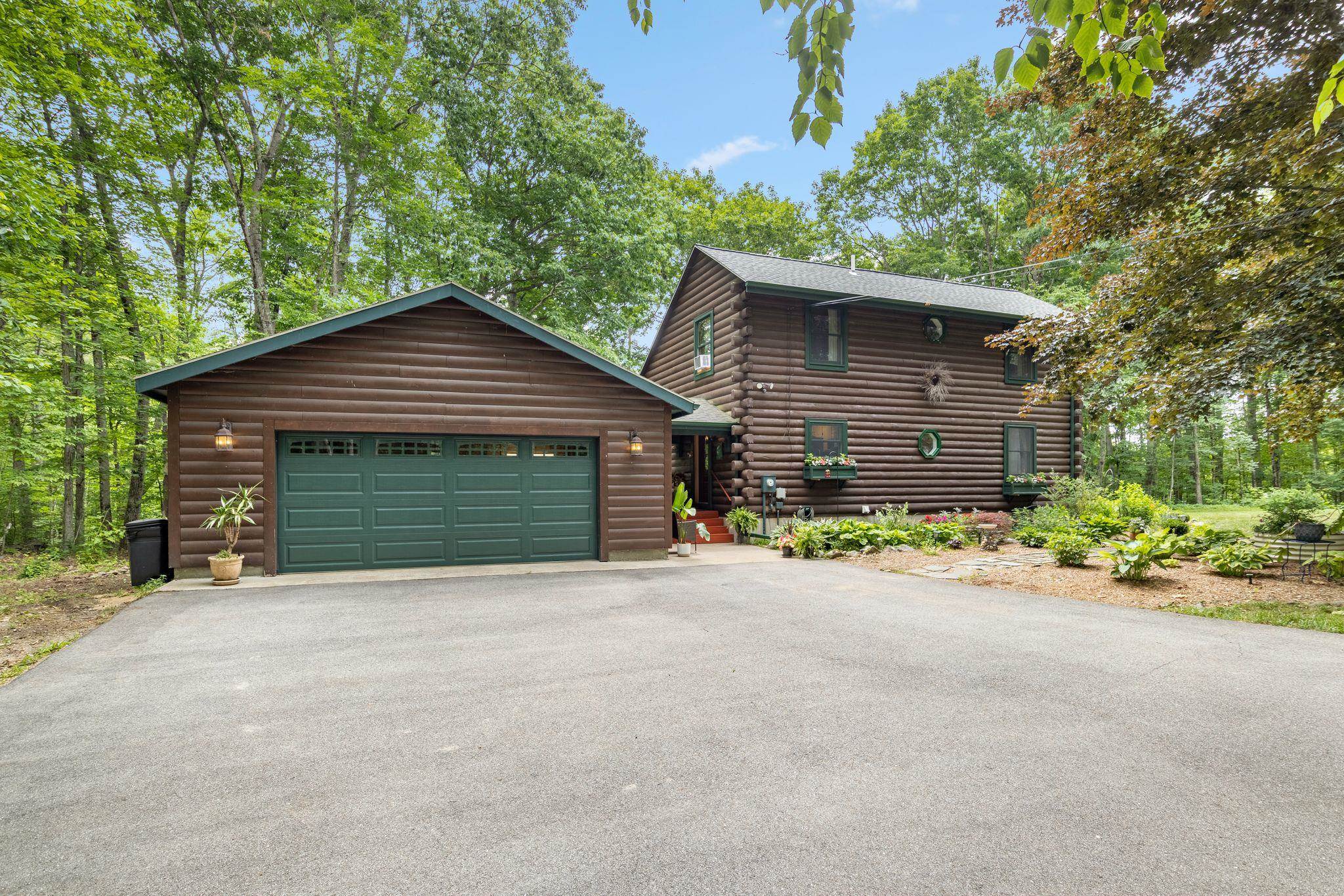 165 Calef Hw, Lee, NH 03861