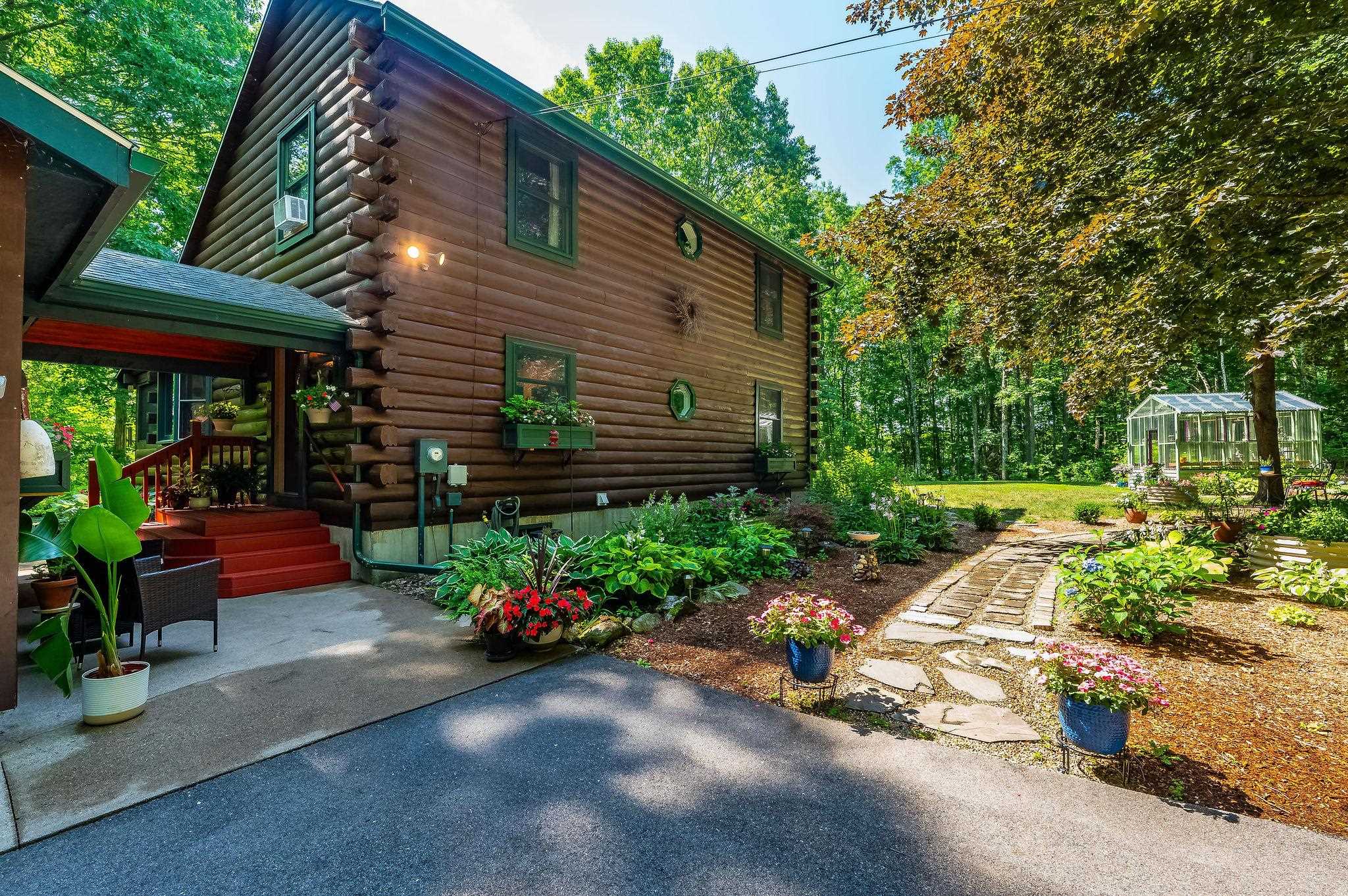 165 Calef Hw, Lee, NH 03861