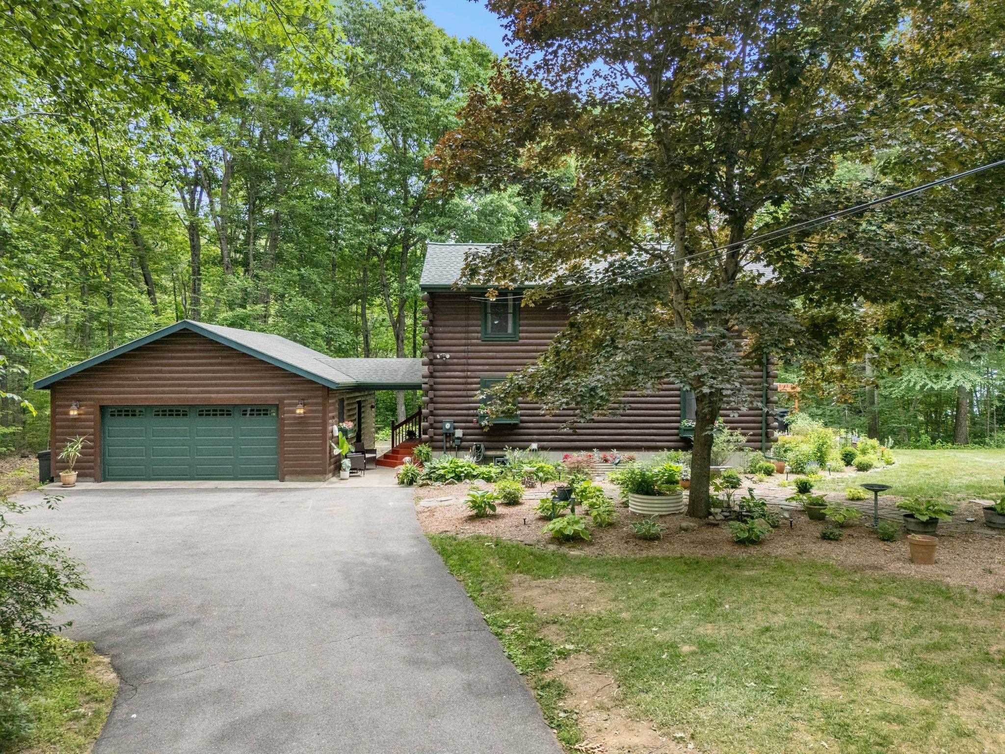 165 Calef Hw, Lee, NH 03861