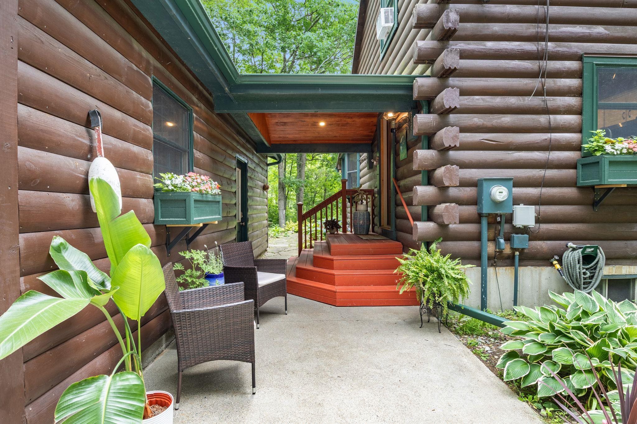 165 Calef Hw, Lee, NH 03861