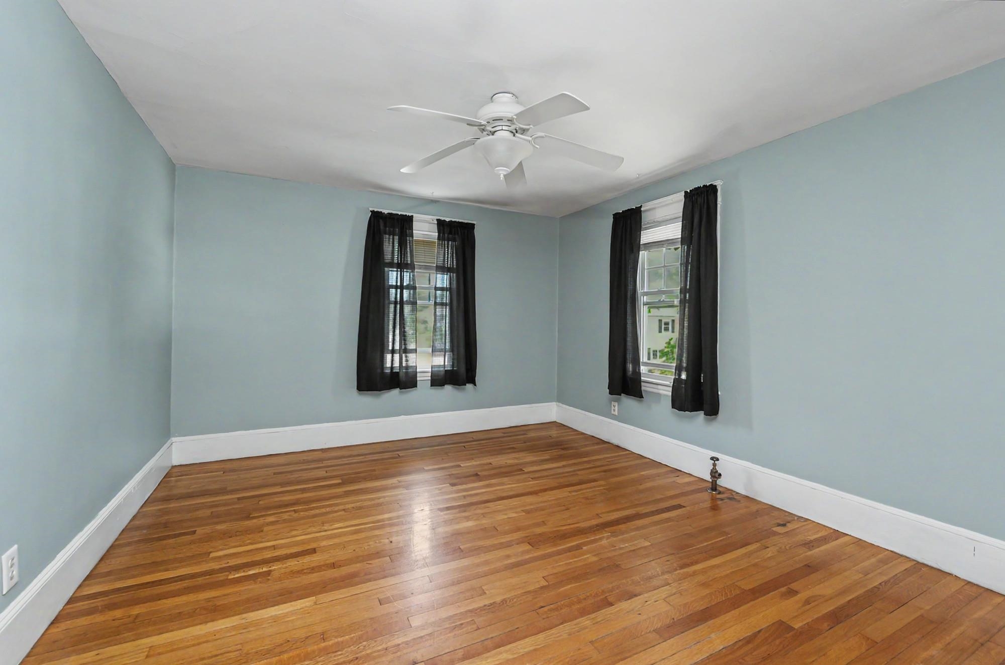 20 Lawndale Ave, Nashua, NH 03060