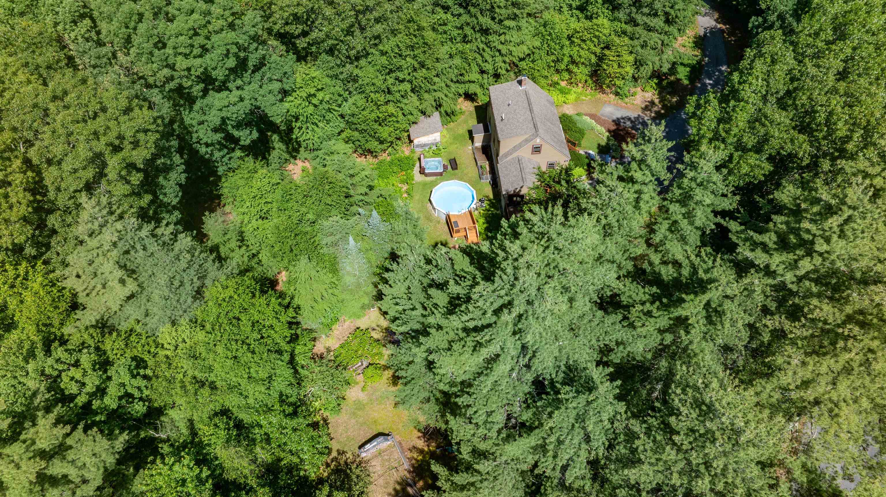 218 Kingston Rd, Danville, NH 03819