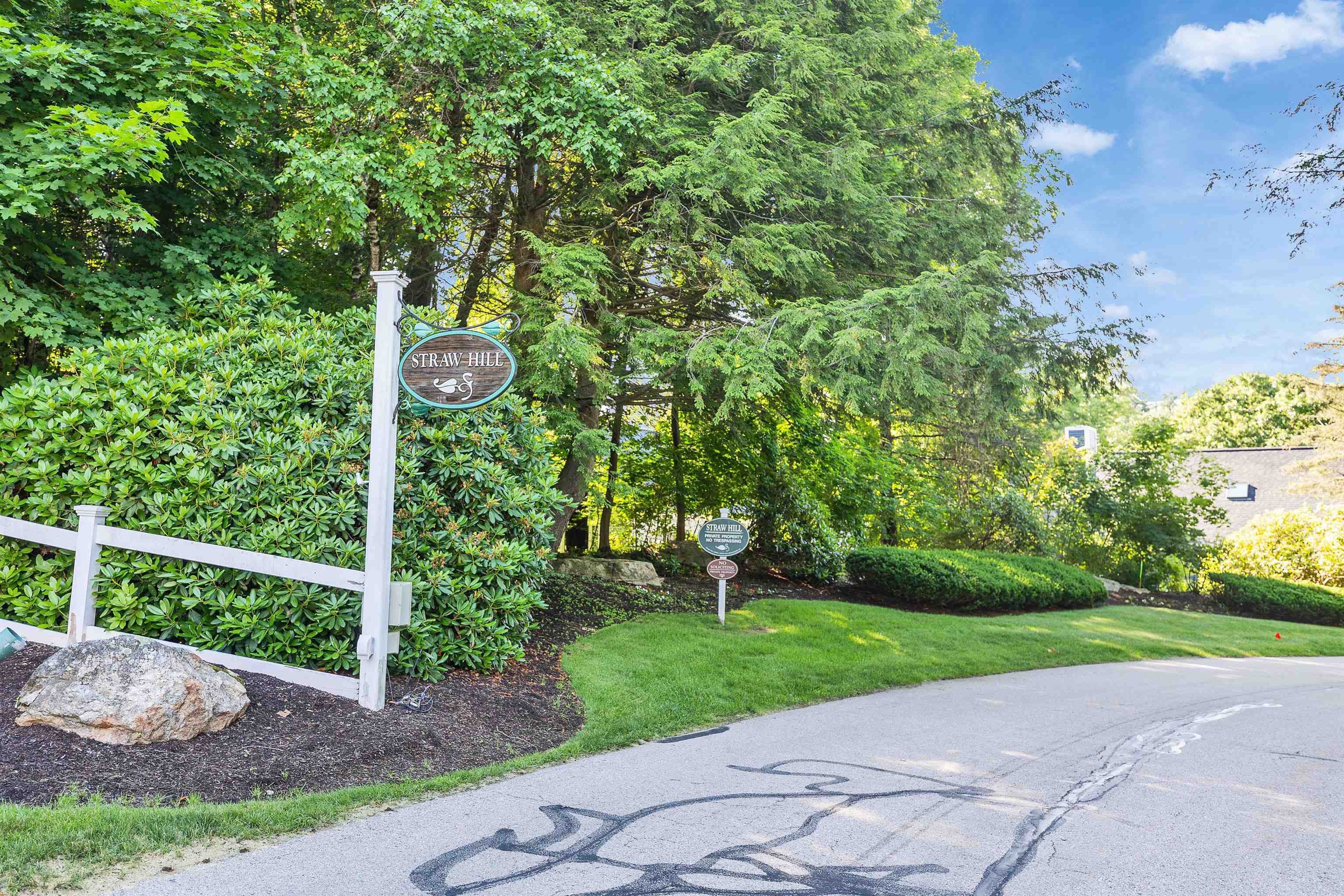 555 Straw Hill Rd, Manchester, NH 03104