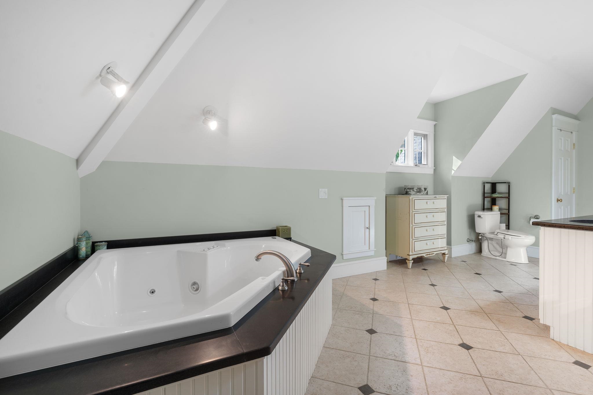 Whirlpool Bathtub 25630167