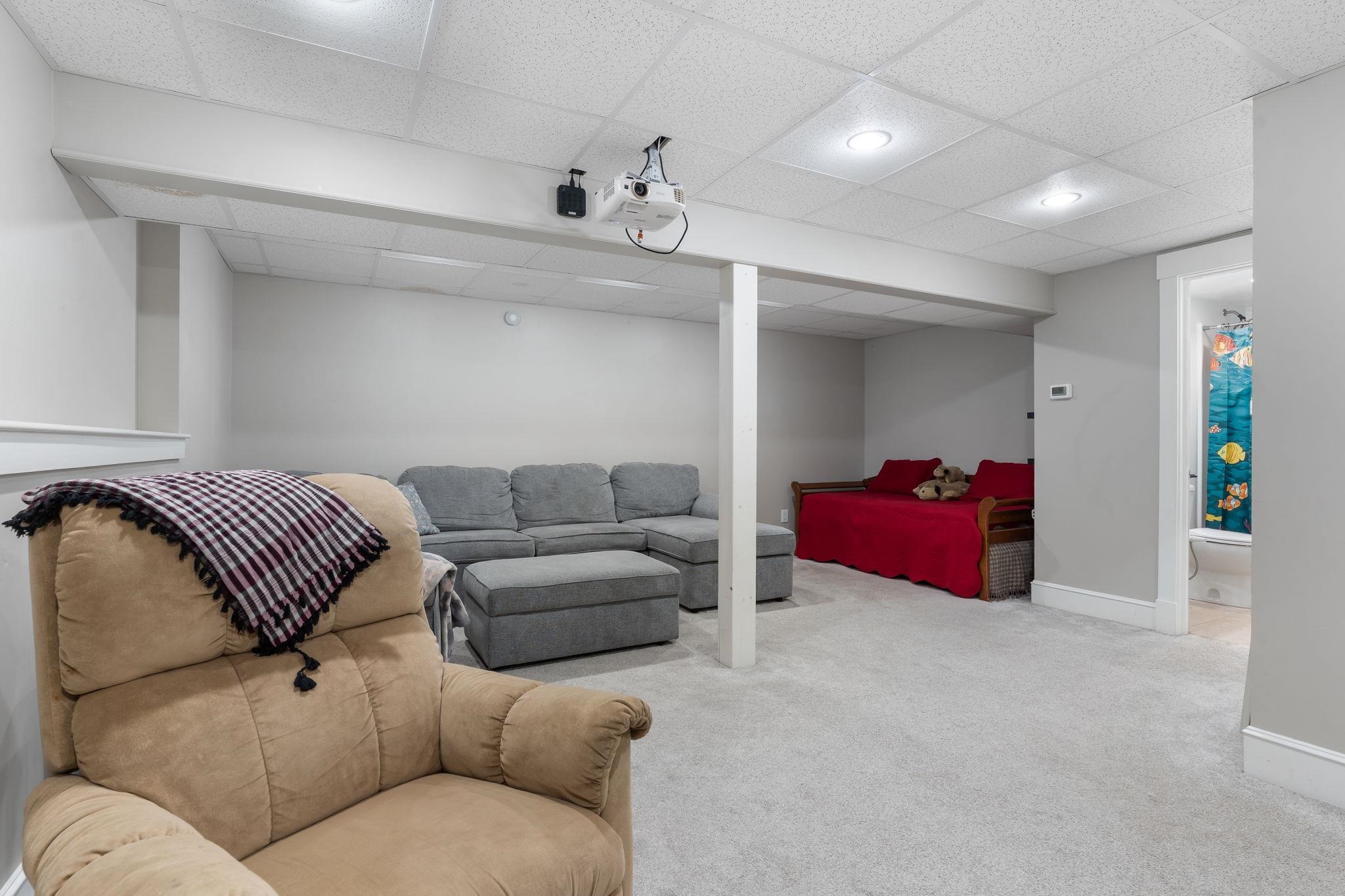 12 Fernwood Ln, Grantham, NH 03753