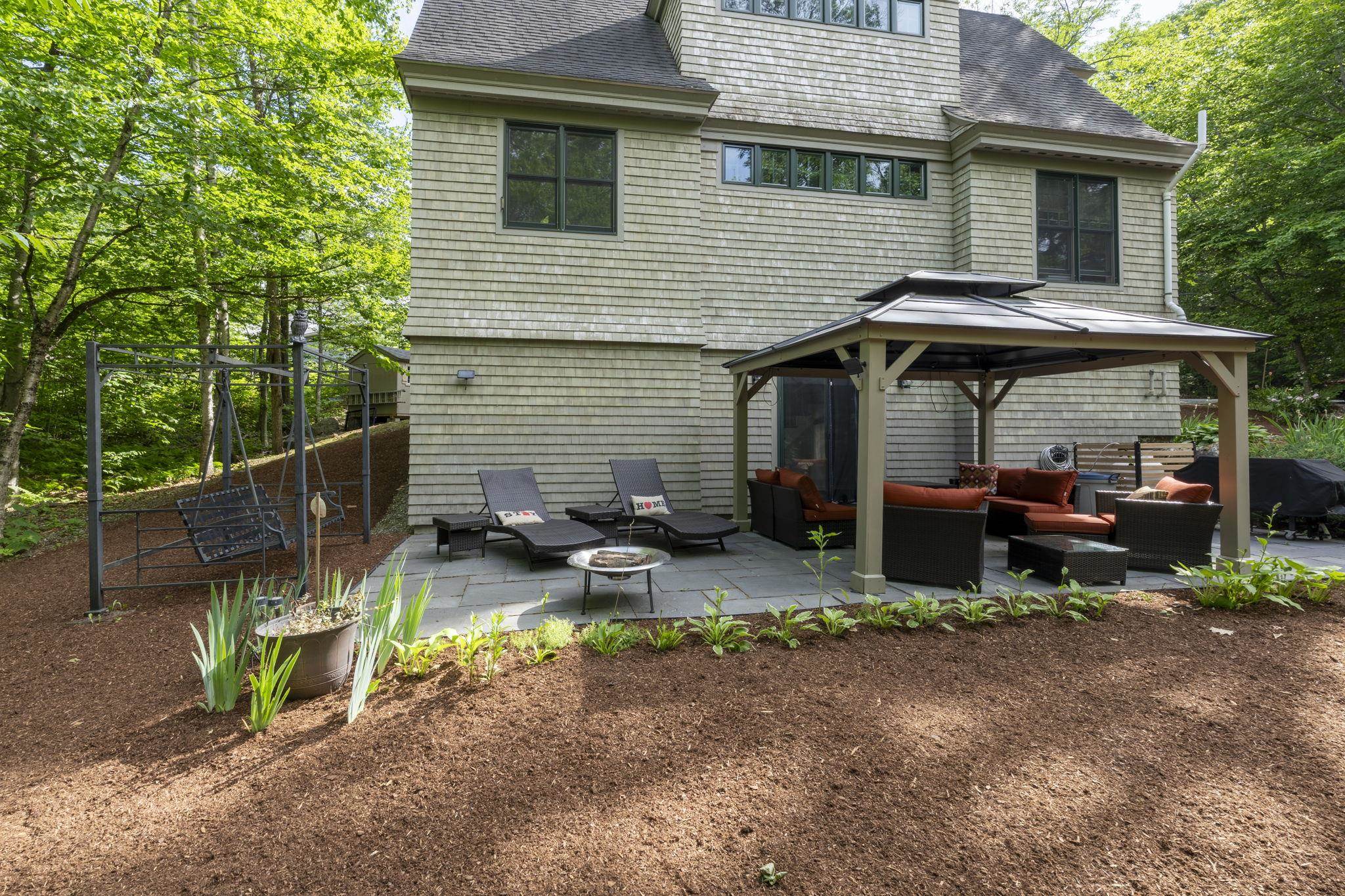 Stone Patio 25630180
