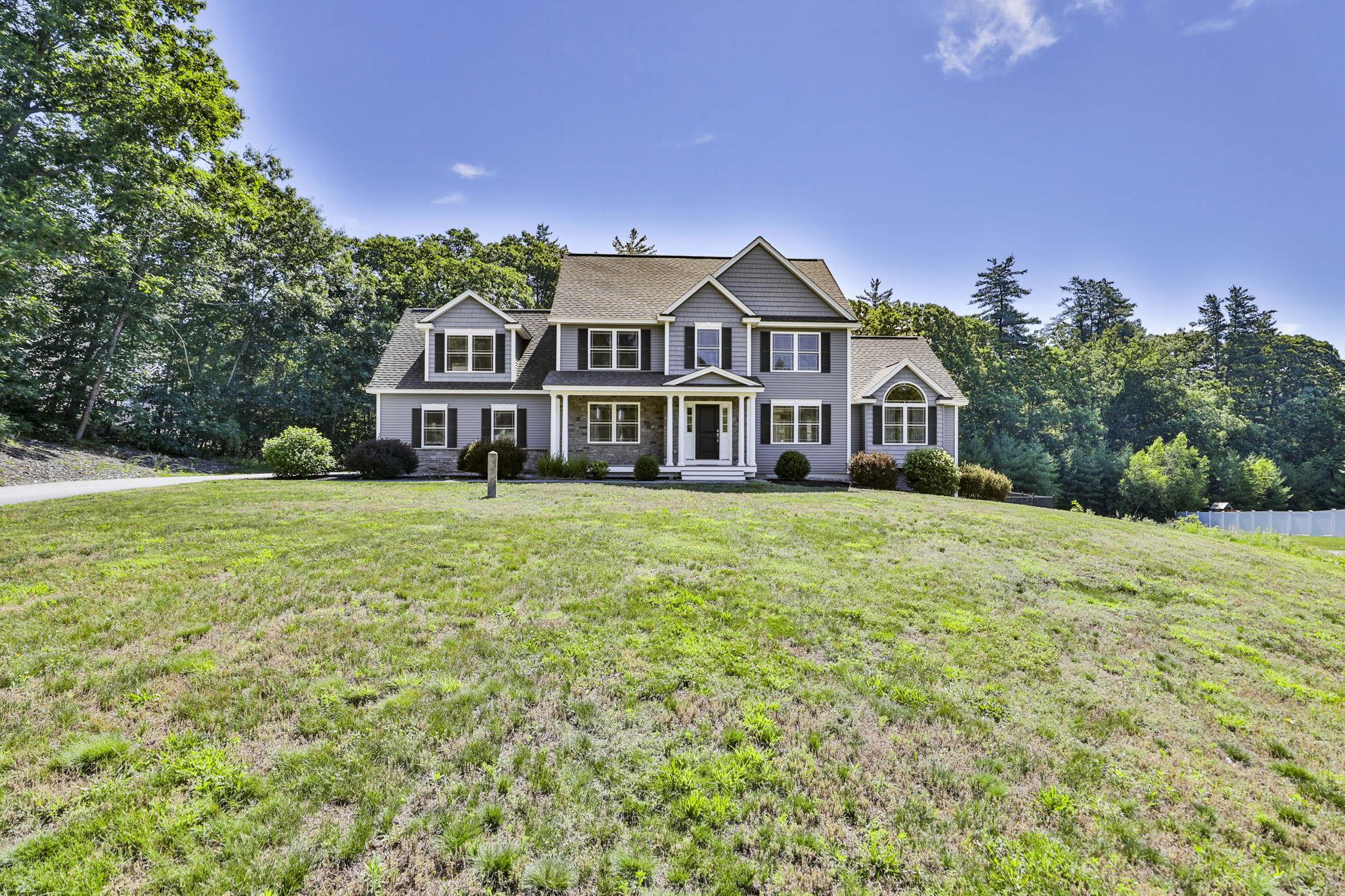 18 John King Dr, Goffstown, NH 03045