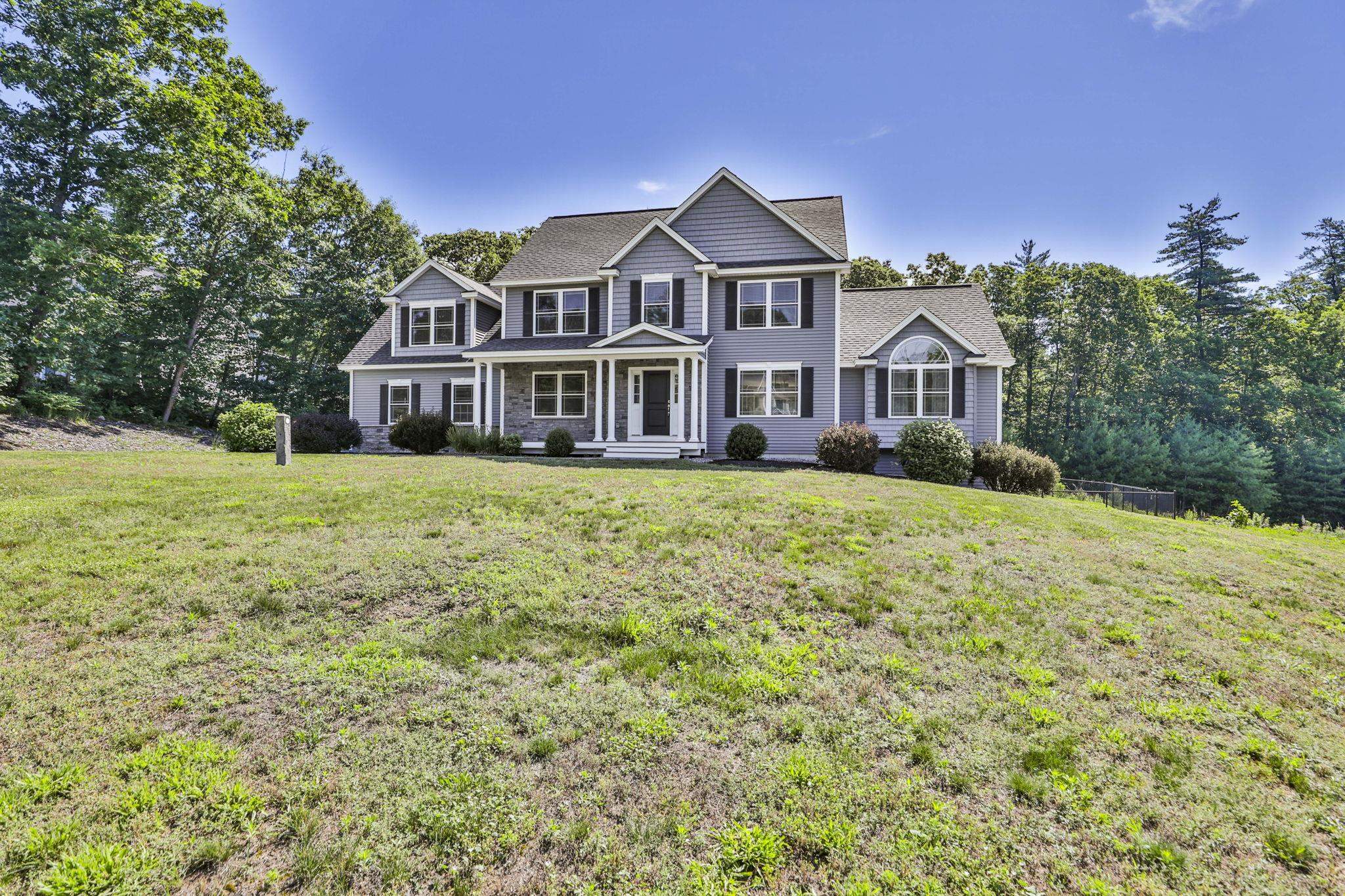 18 John King Dr, Goffstown, NH 03045