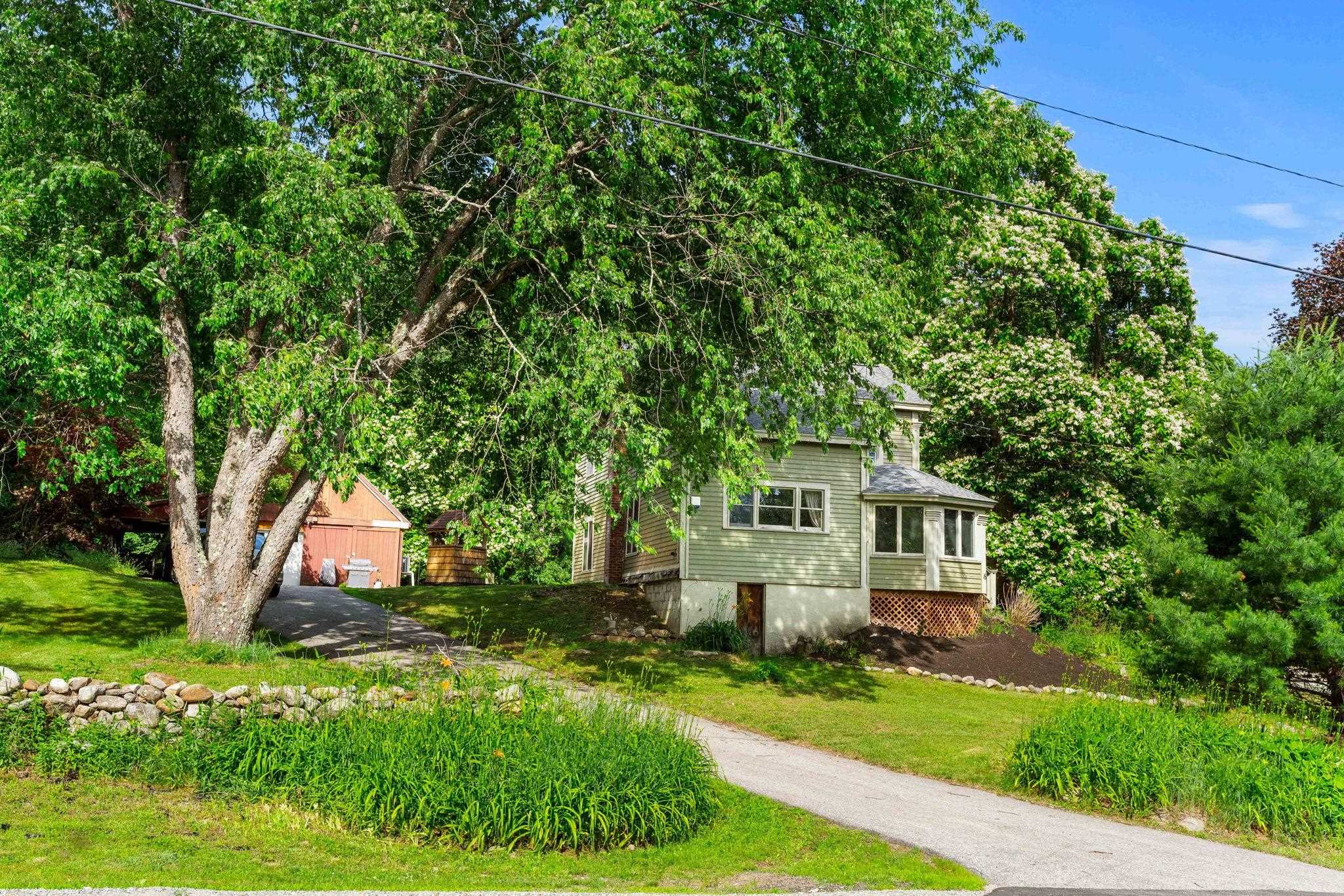 84 North Water St, Boscawen, NH 03303
