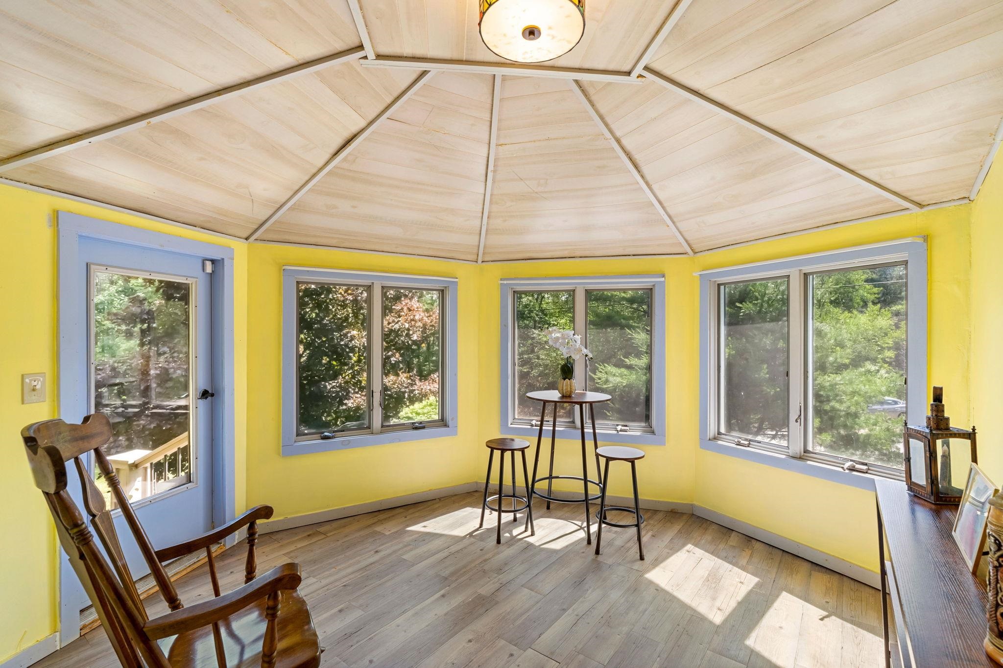 84 North Water St, Boscawen, NH 03303