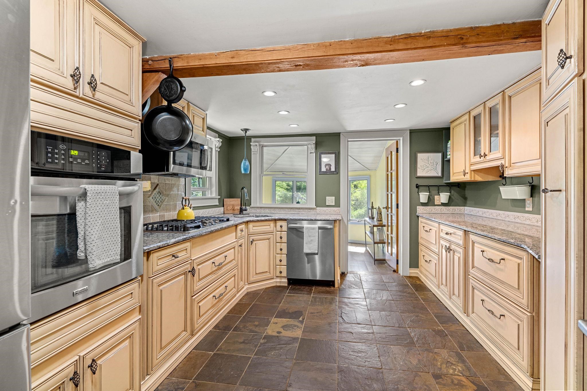 84 North Water St, Boscawen, NH 03303