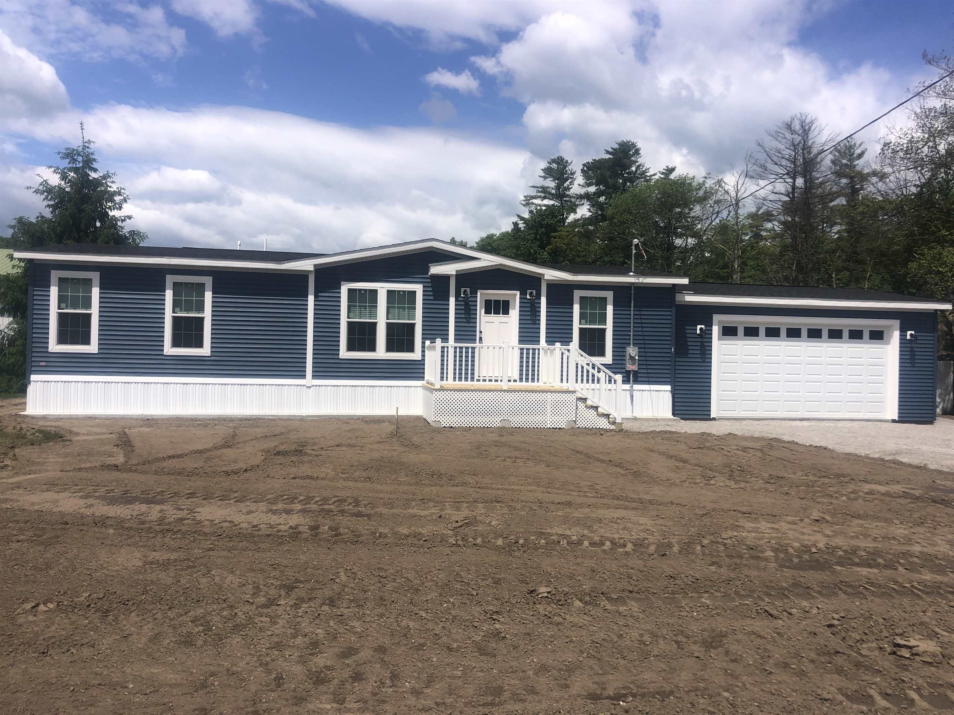 3 Edmund Meadow Ln, Hampstead, NH 03841
