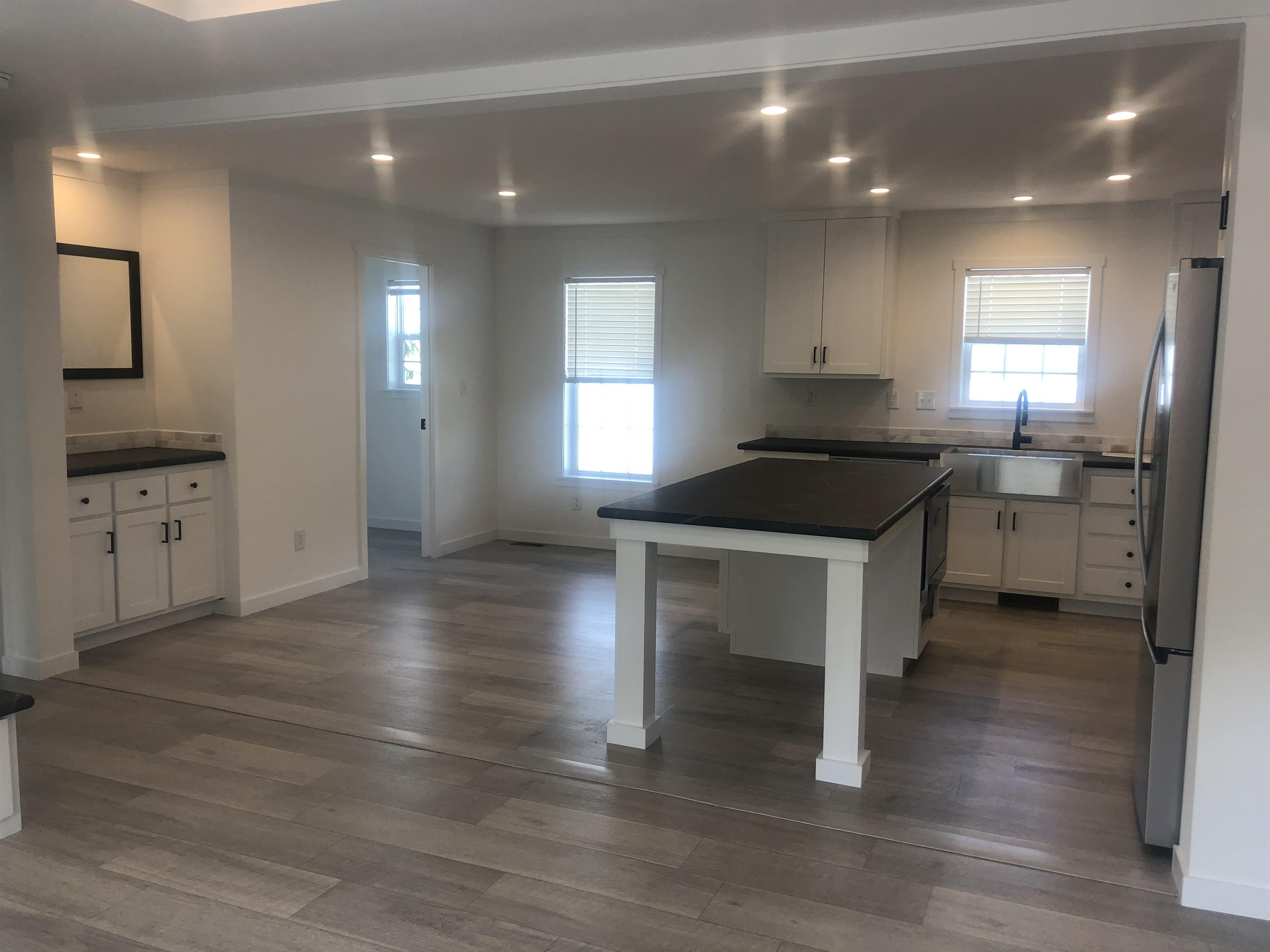 3 Edmund Meadow Ln, Hampstead, NH 03841