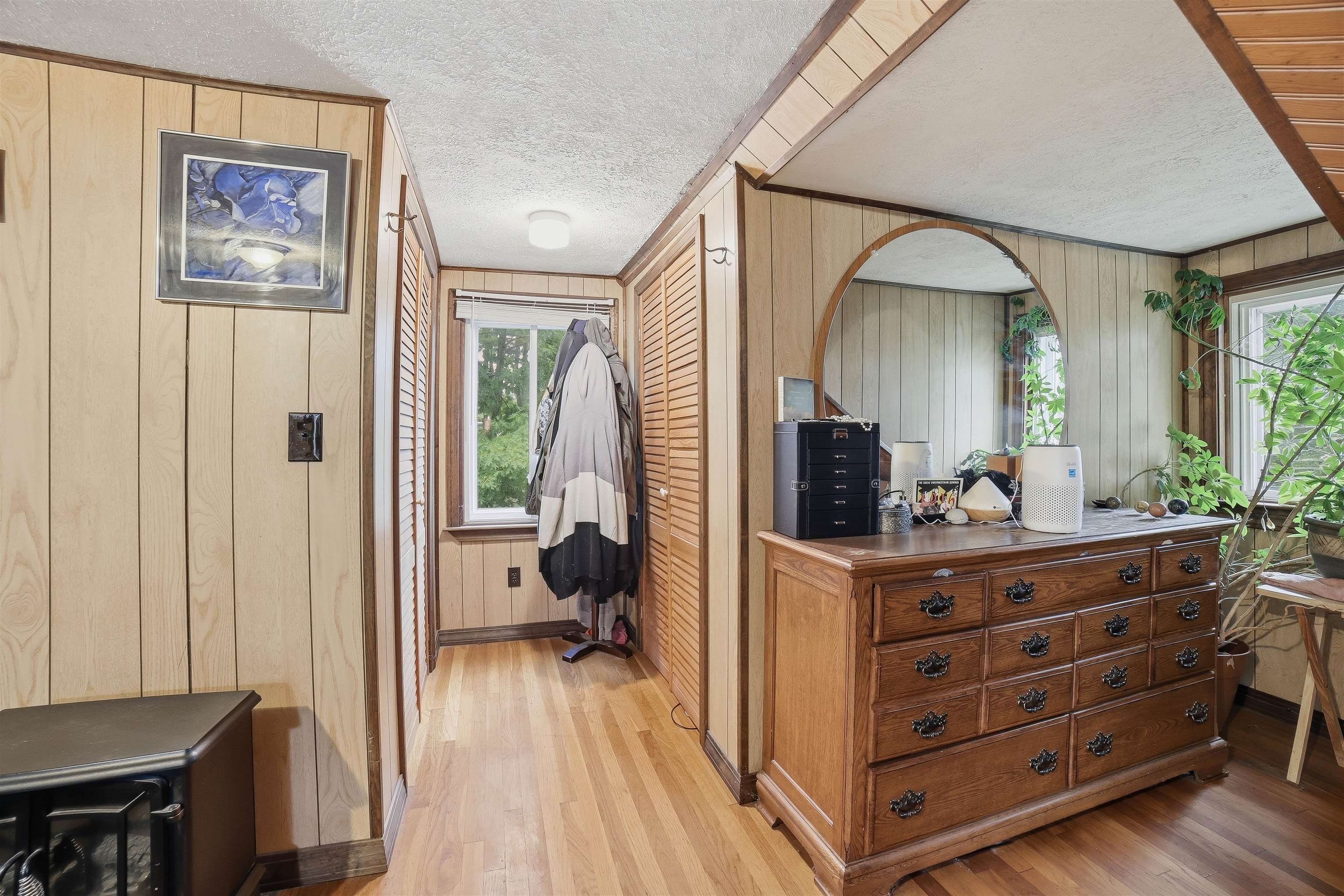 2073 Goffs Falls Rd, Manchester, NH 03103