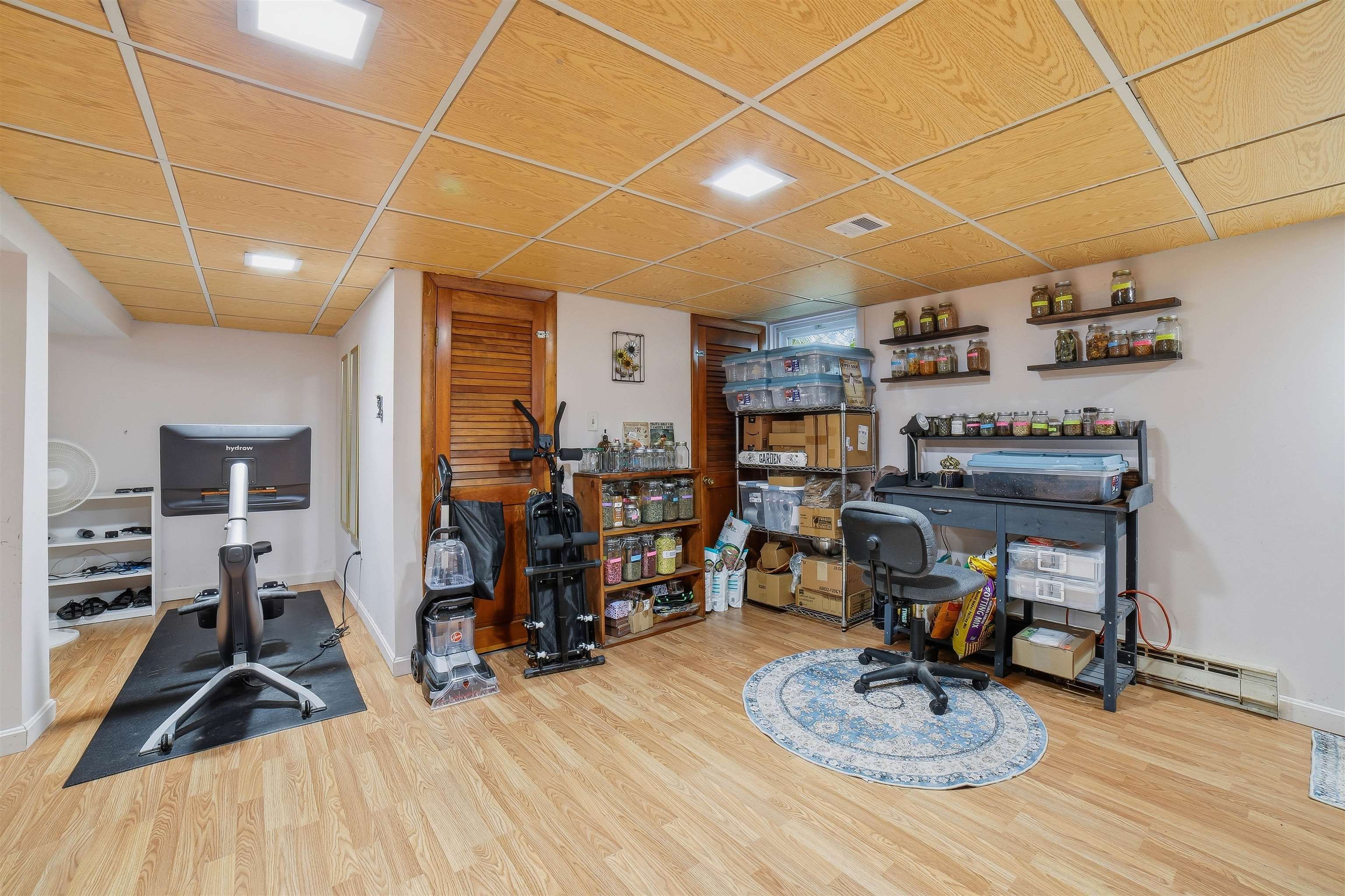 2073 Goffs Falls Rd, Manchester, NH 03103