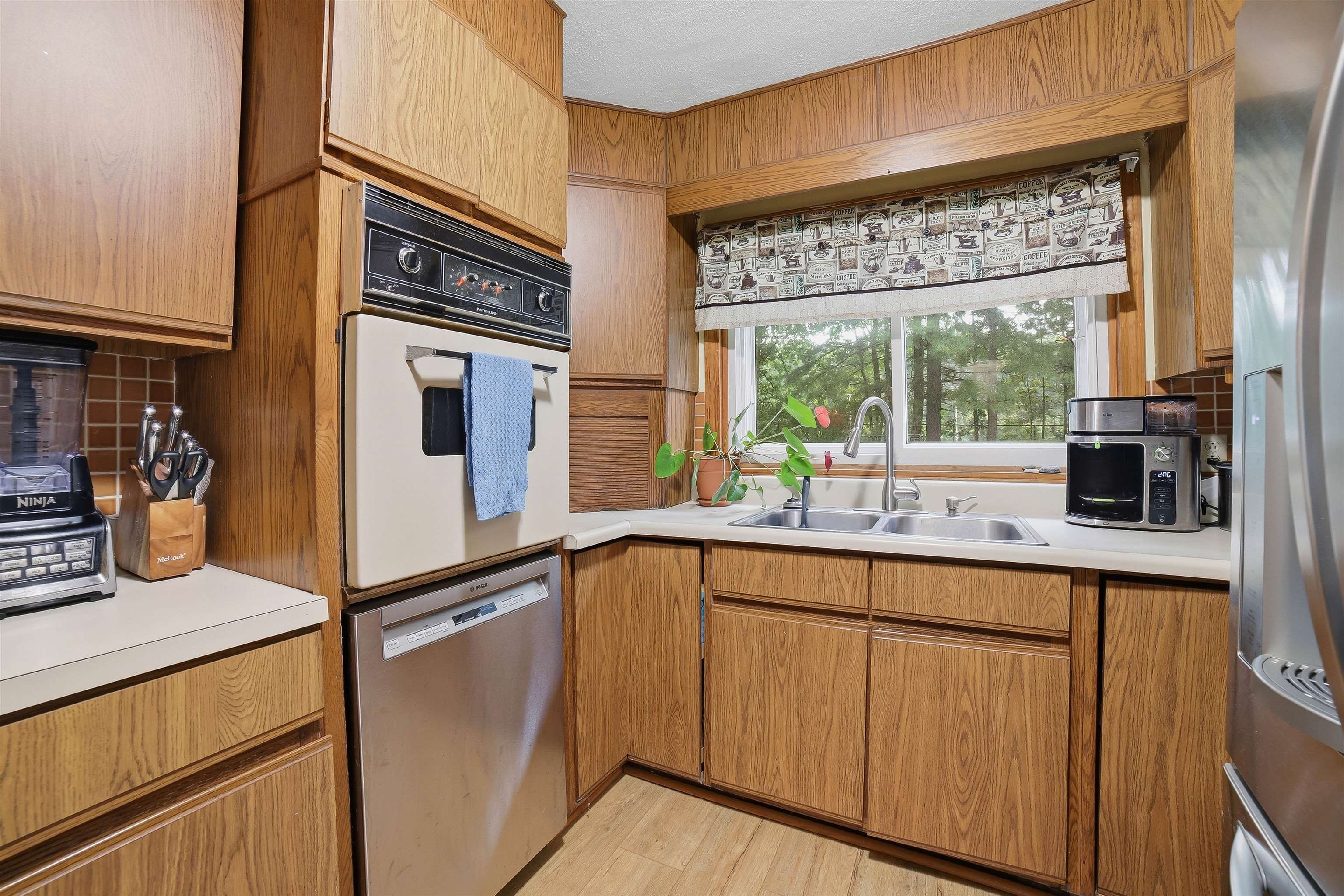 2073 Goffs Falls Rd, Manchester, NH 03103
