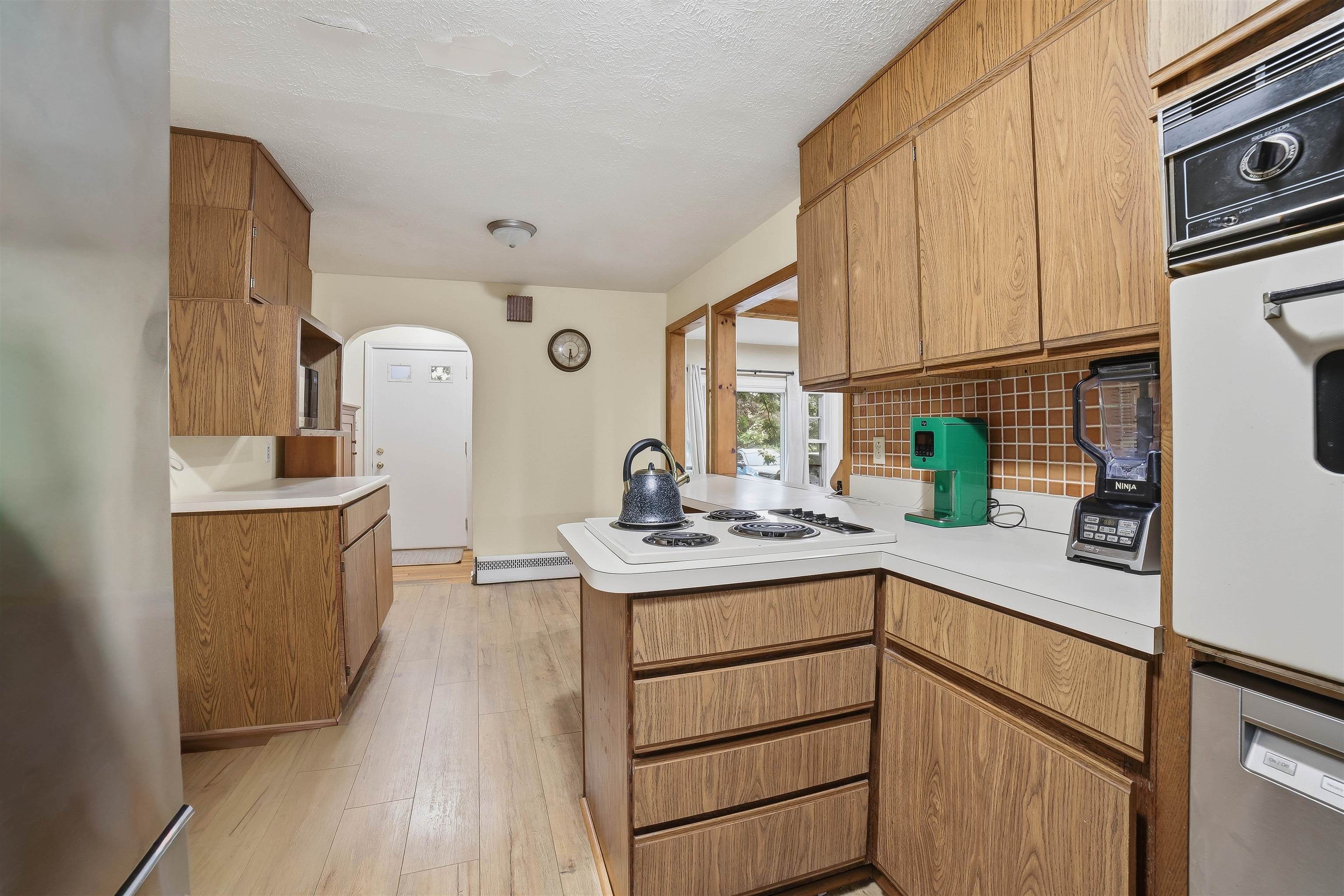 2073 Goffs Falls Rd, Manchester, NH 03103