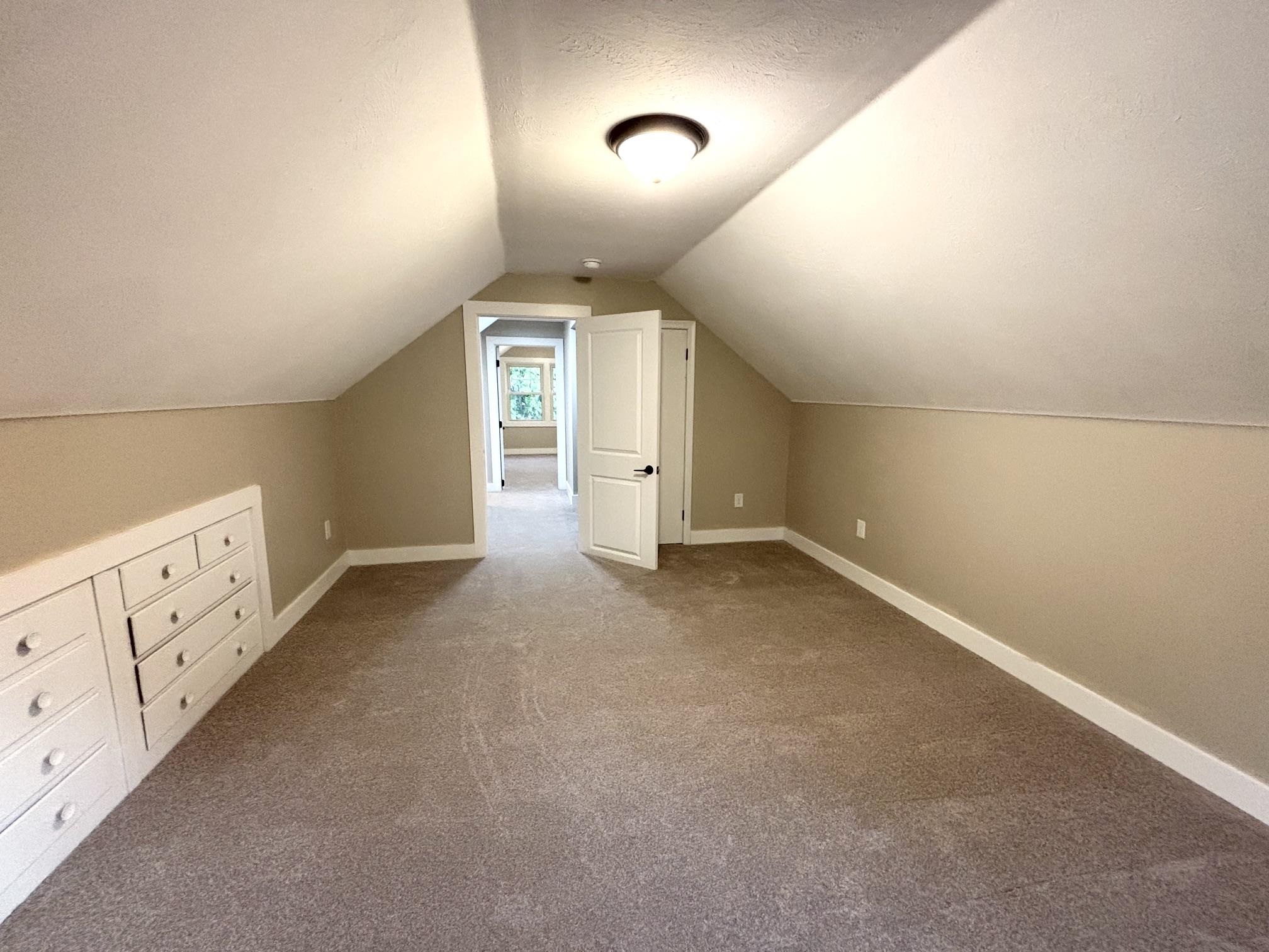 8 Cote Ave, Nashua, NH 03060