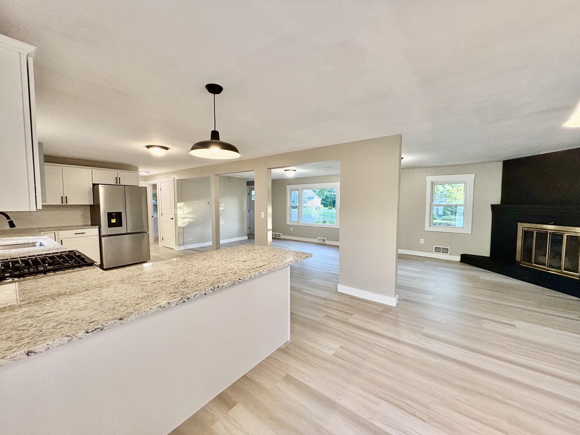 8 Cote Ave, Nashua, NH 03060