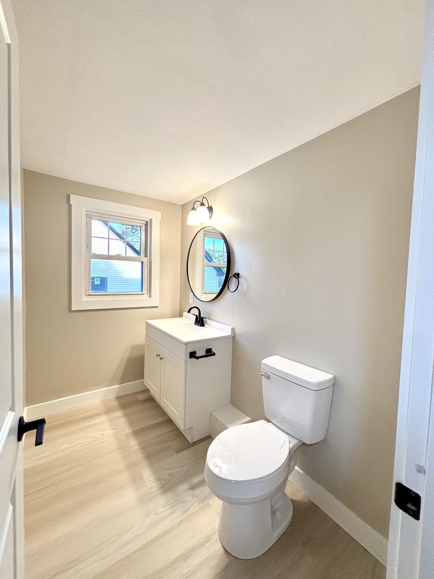 8 Cote Ave, Nashua, NH 03060