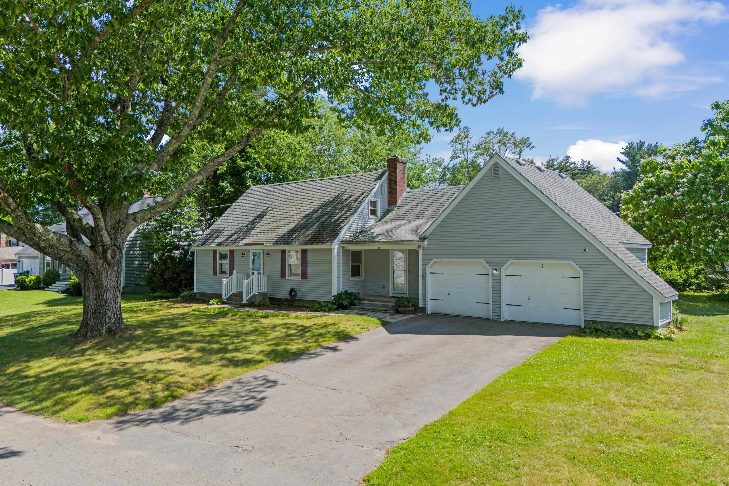 10 Colonial Cir, Hampton, NH 03842