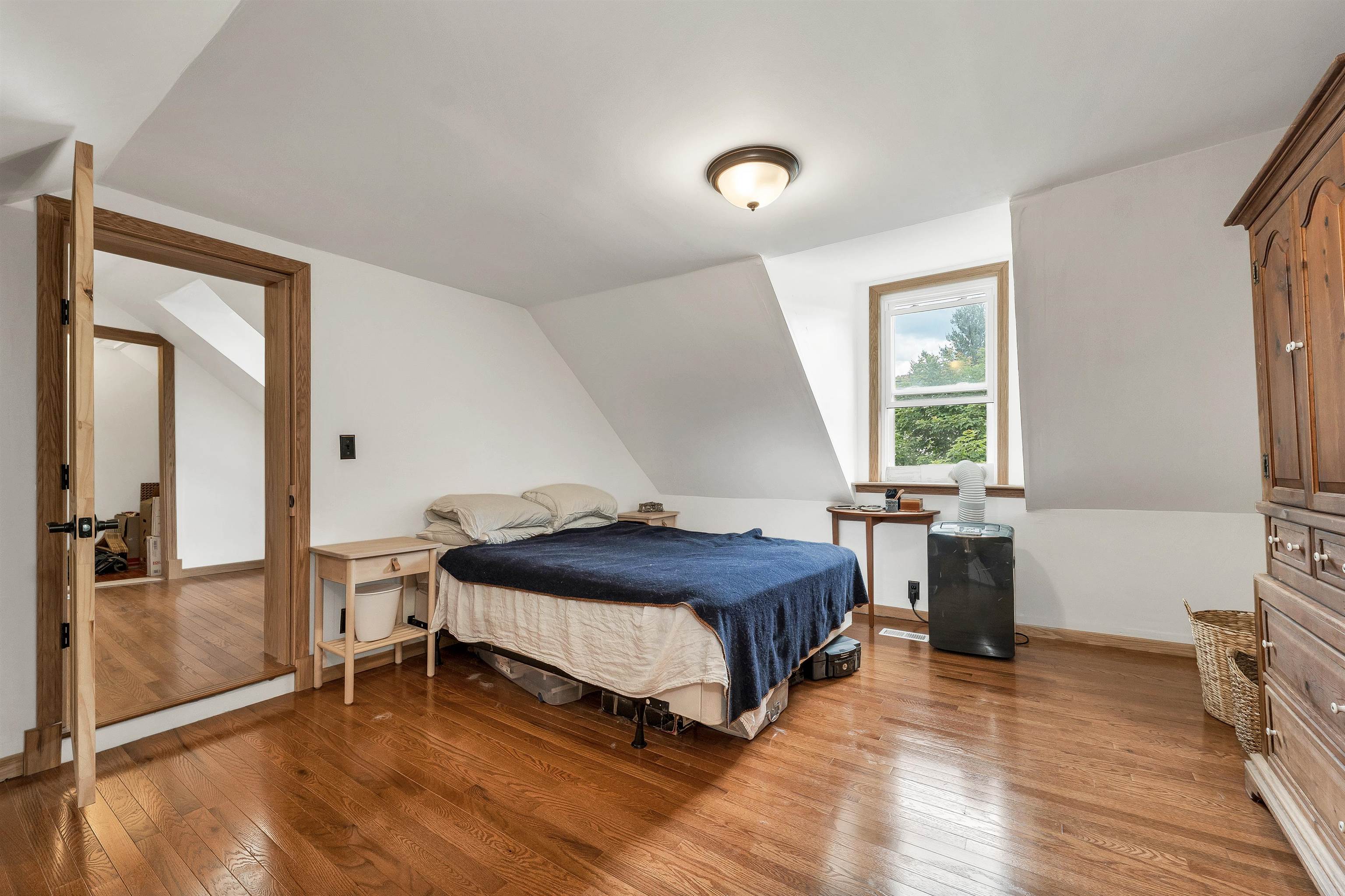 12 School St, Gorham, NH 03581