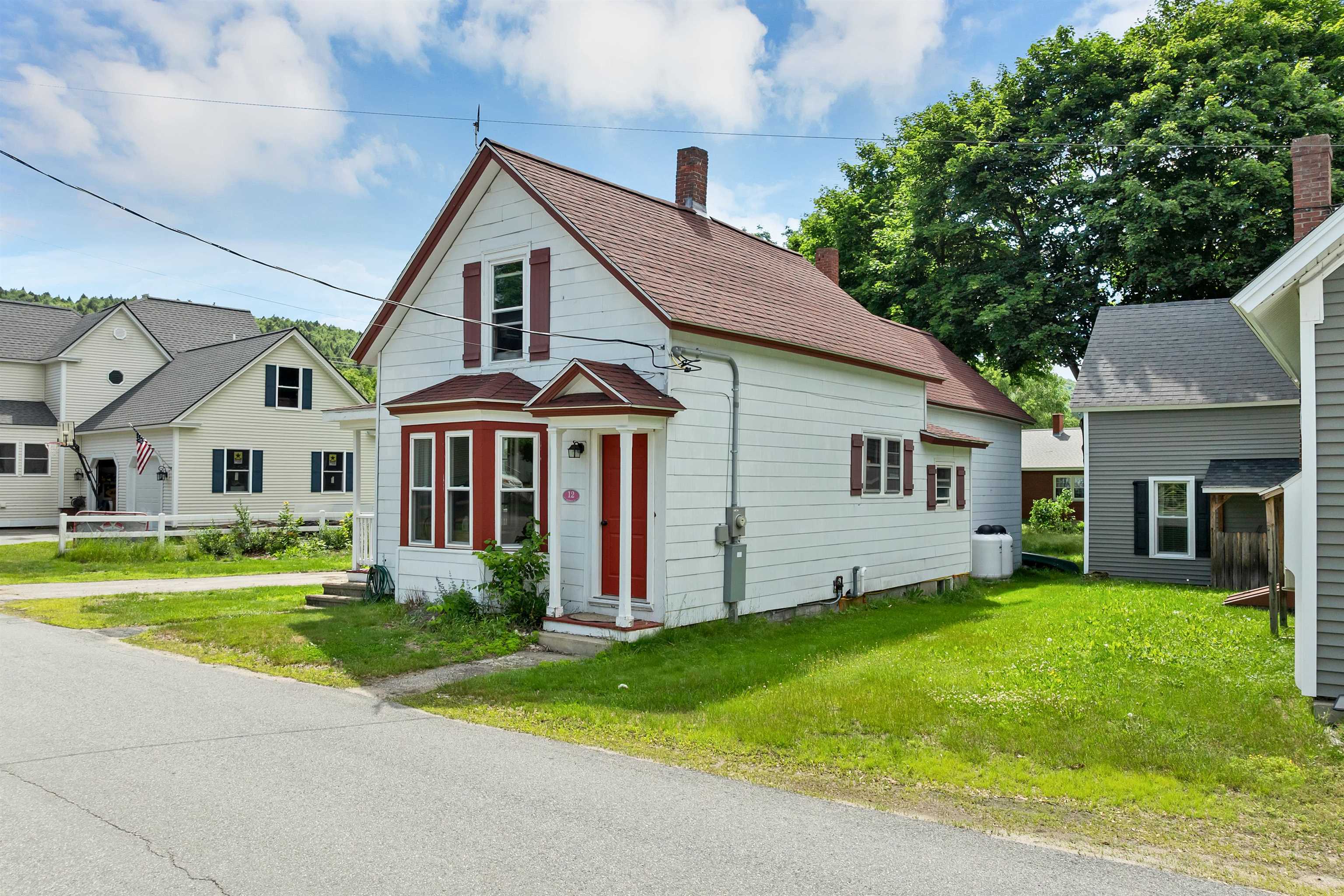 12 School St, Gorham, NH 03581