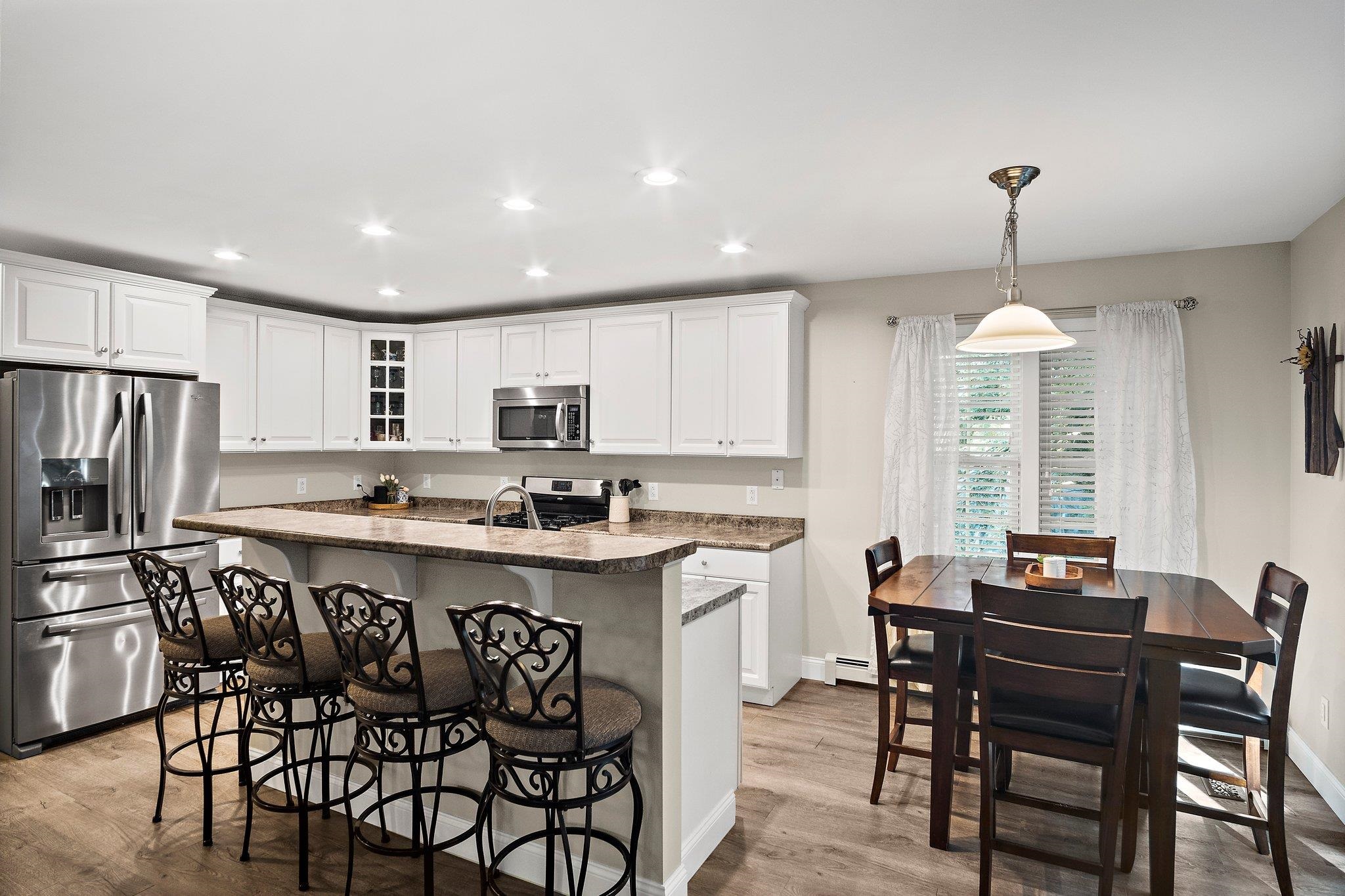 2 Hemlock Shore Dr, Atkinson, NH 03811