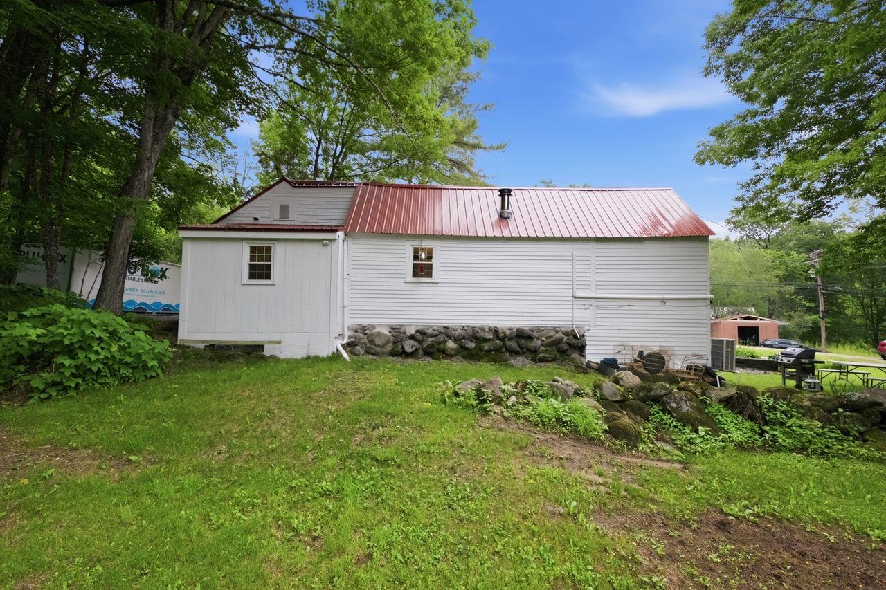 1 Basin Brook Rd, Rumney, NH 03266