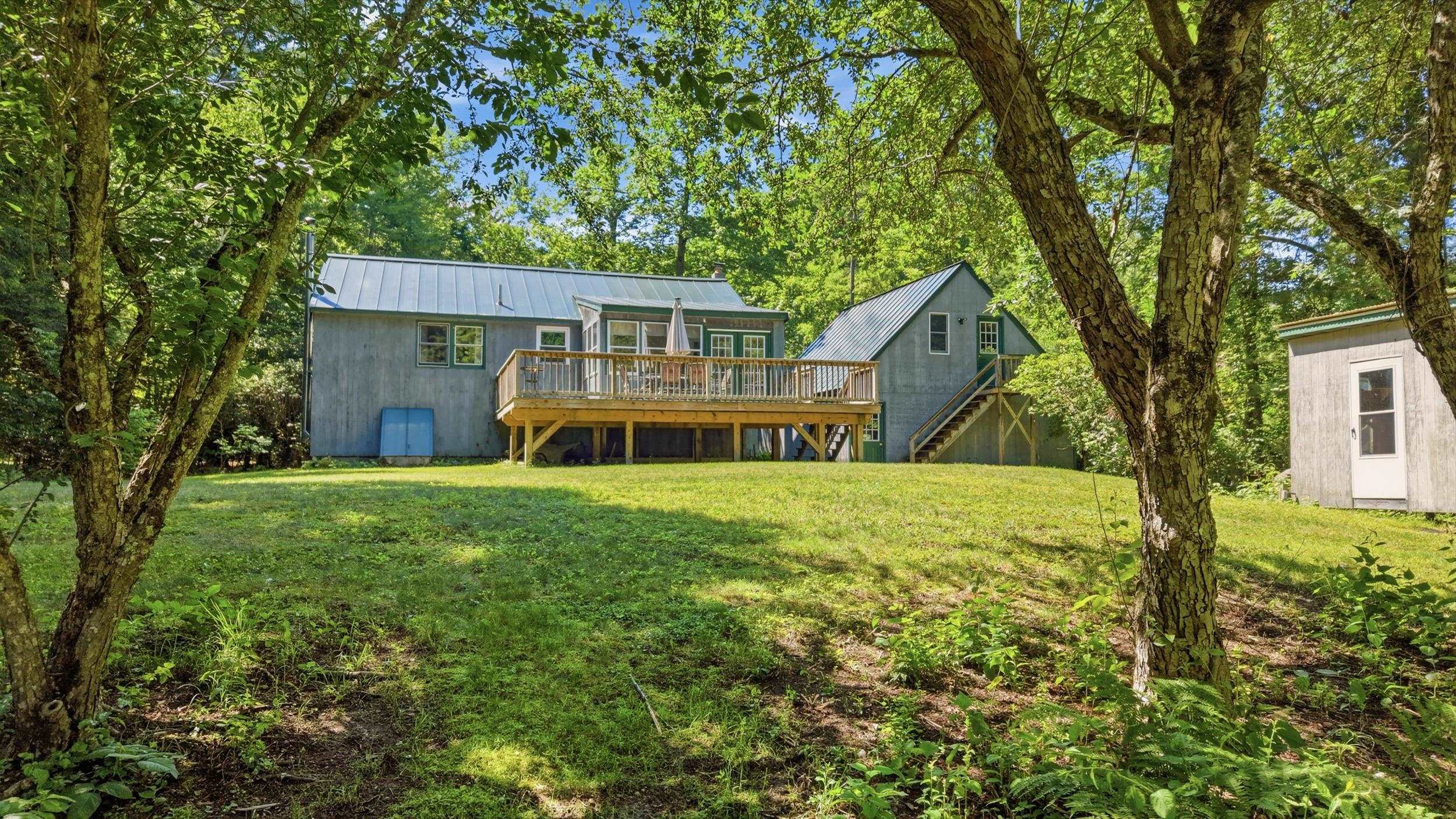 21 Evergreen Dr, Goffstown, NH 03045