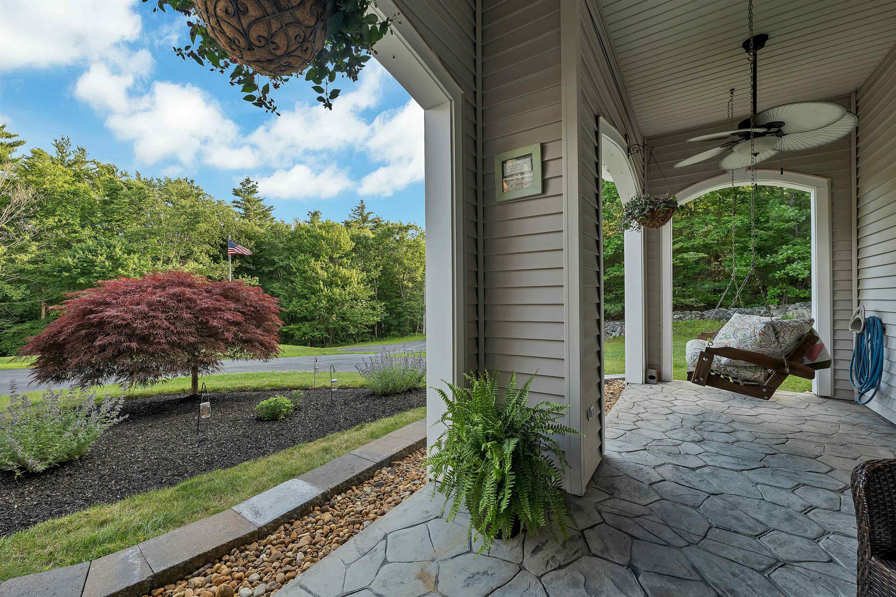 21 Goffstown Back Rd, Goffstown, NH 03045-2601