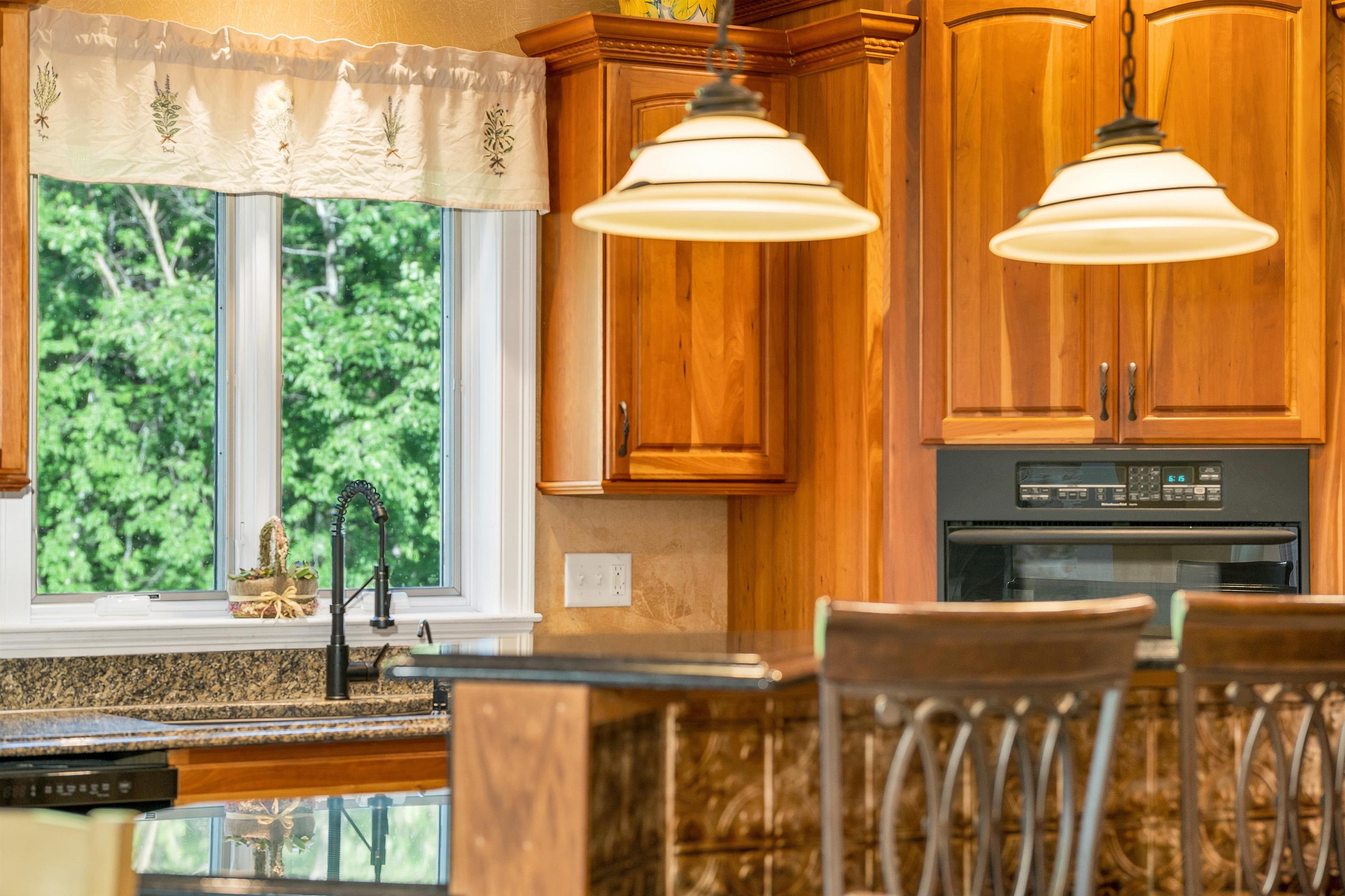 21 Goffstown Back Rd, Goffstown, NH 03045-2601